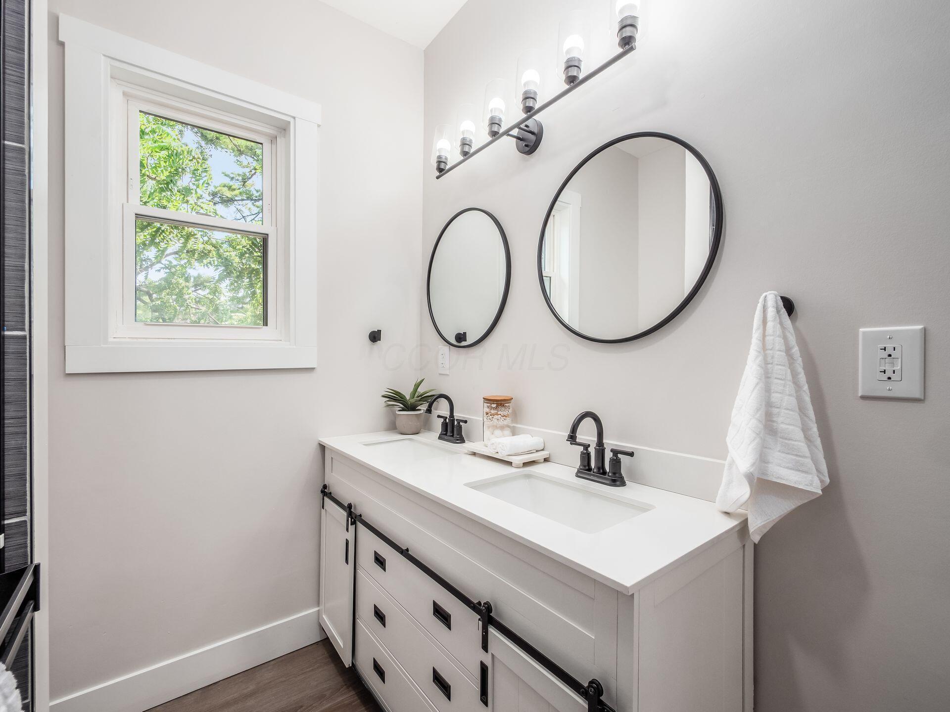 Columbus, Ohio, 43205, United States, 4 Bedrooms Bedrooms, ,4 BathroomsBathrooms,Residential,For Sale,1891040
