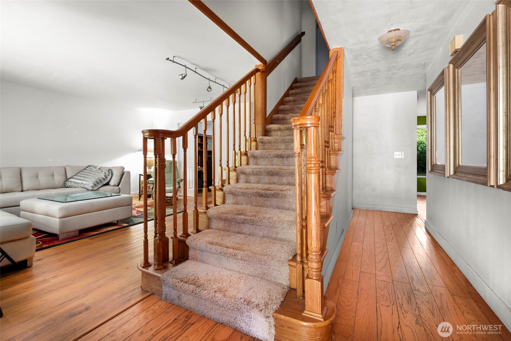 Oak Harbor, Washington, 98277, United States, 4 Bedrooms Bedrooms, ,3 BathroomsBathrooms,Residential,For Sale,1901658