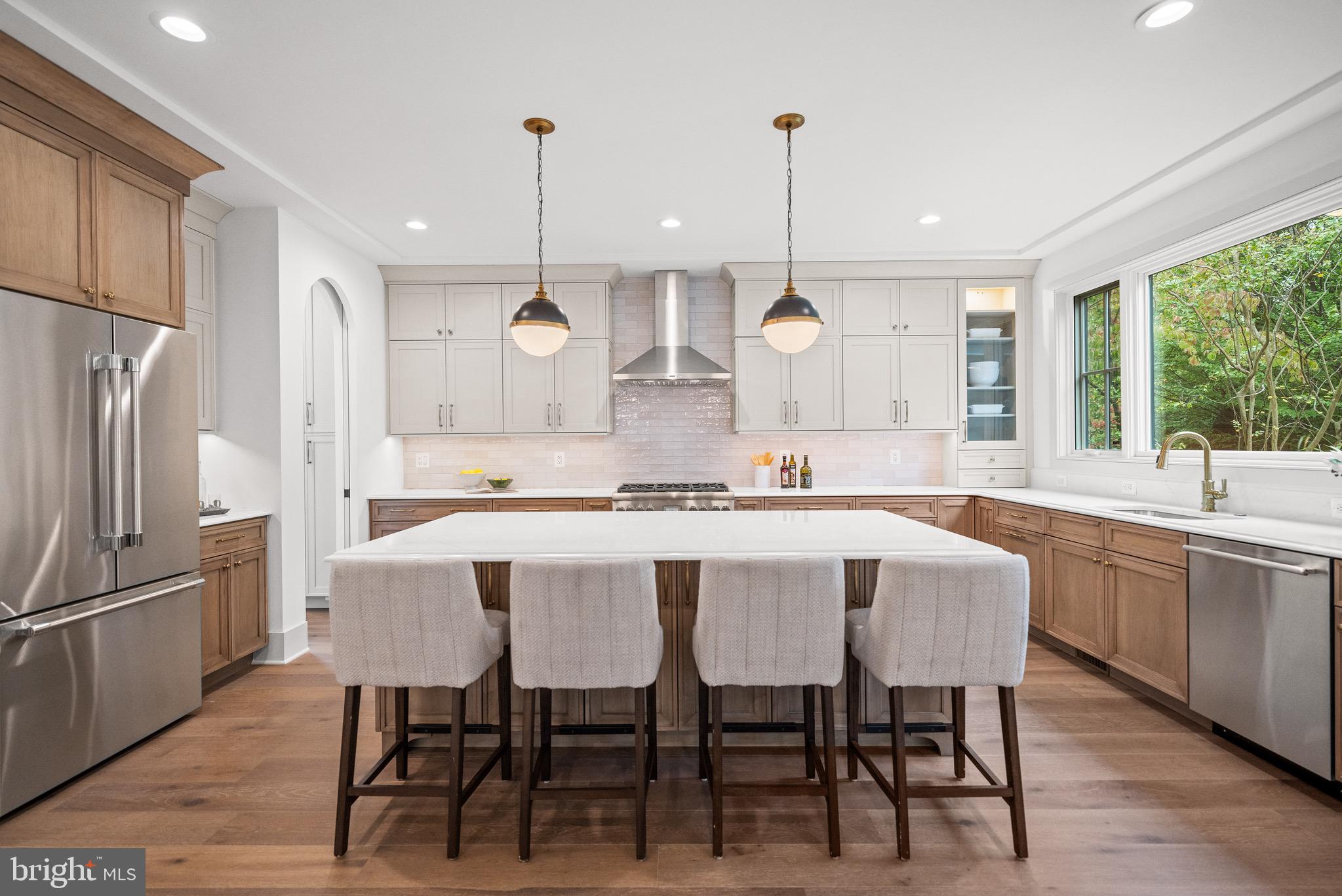 Arlington, Virginia, 22207, United States, 4 Bedrooms Bedrooms, ,5 BathroomsBathrooms,Residential,For Sale,1990203