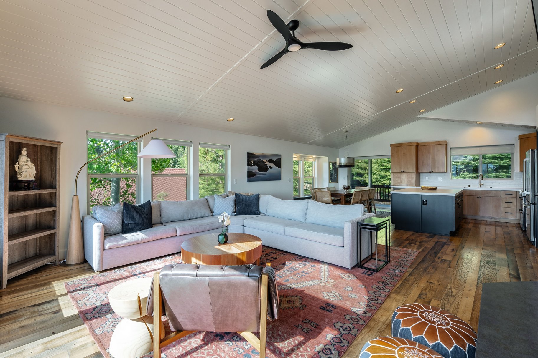  Modern Tahoe Donner Retreat with Panoramic Mountain Views & Elevated Living - 物件實景