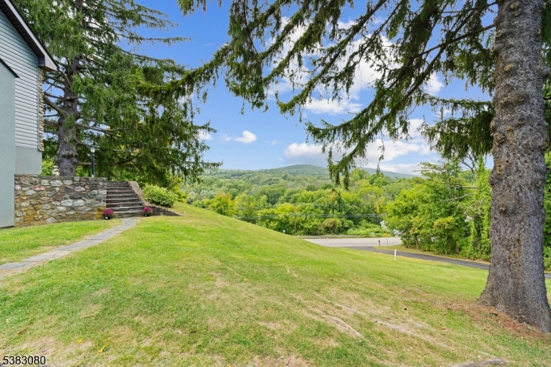 Vernon Twp., New Jersey, 07462, United States, 4 Bedrooms Bedrooms, ,2 BathroomsBathrooms,Residential,For Sale,1938631