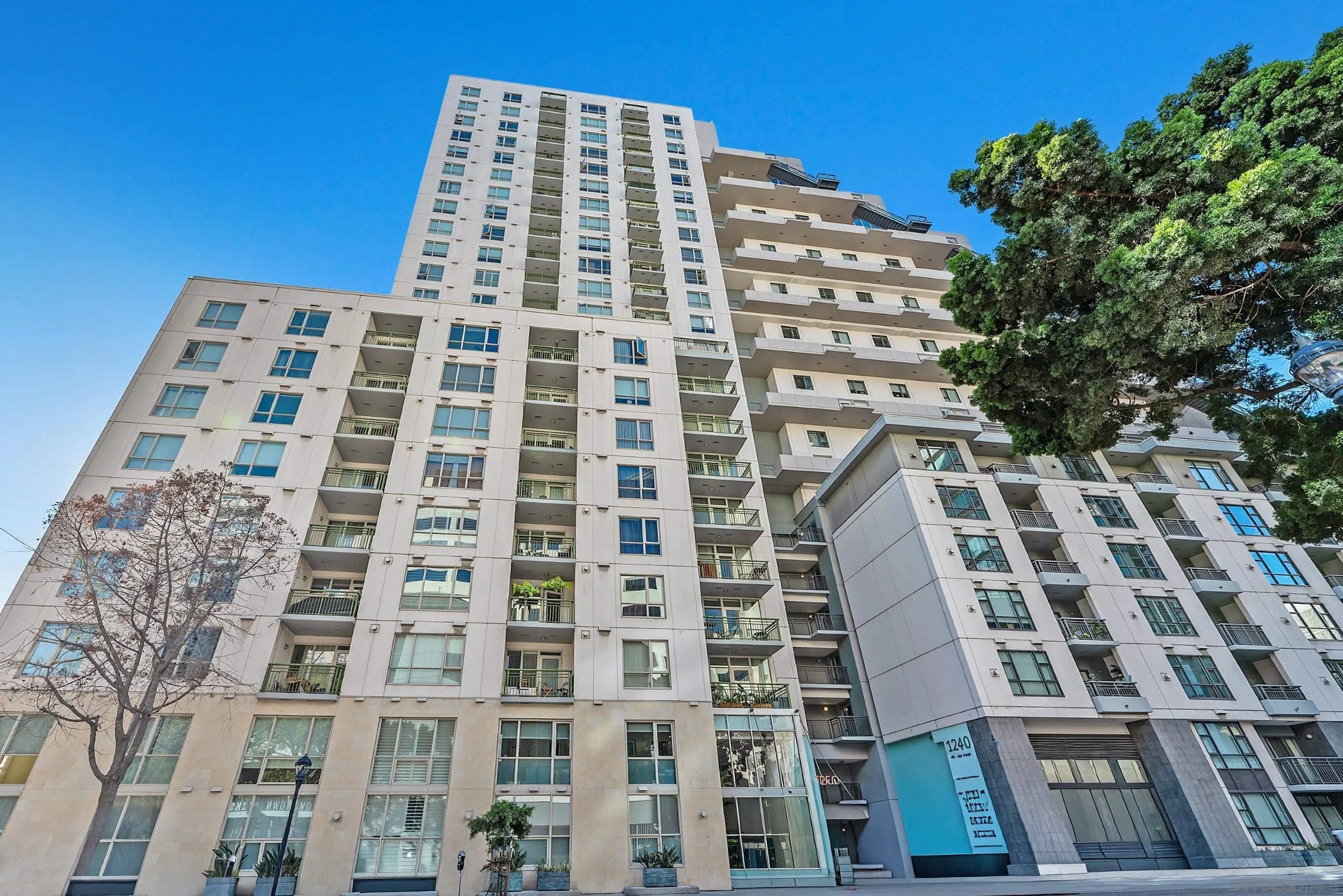 San Diego, California, 92101, United States, 1 Bedroom Bedrooms, ,1 BathroomBathrooms,Residential,For Sale,1999122