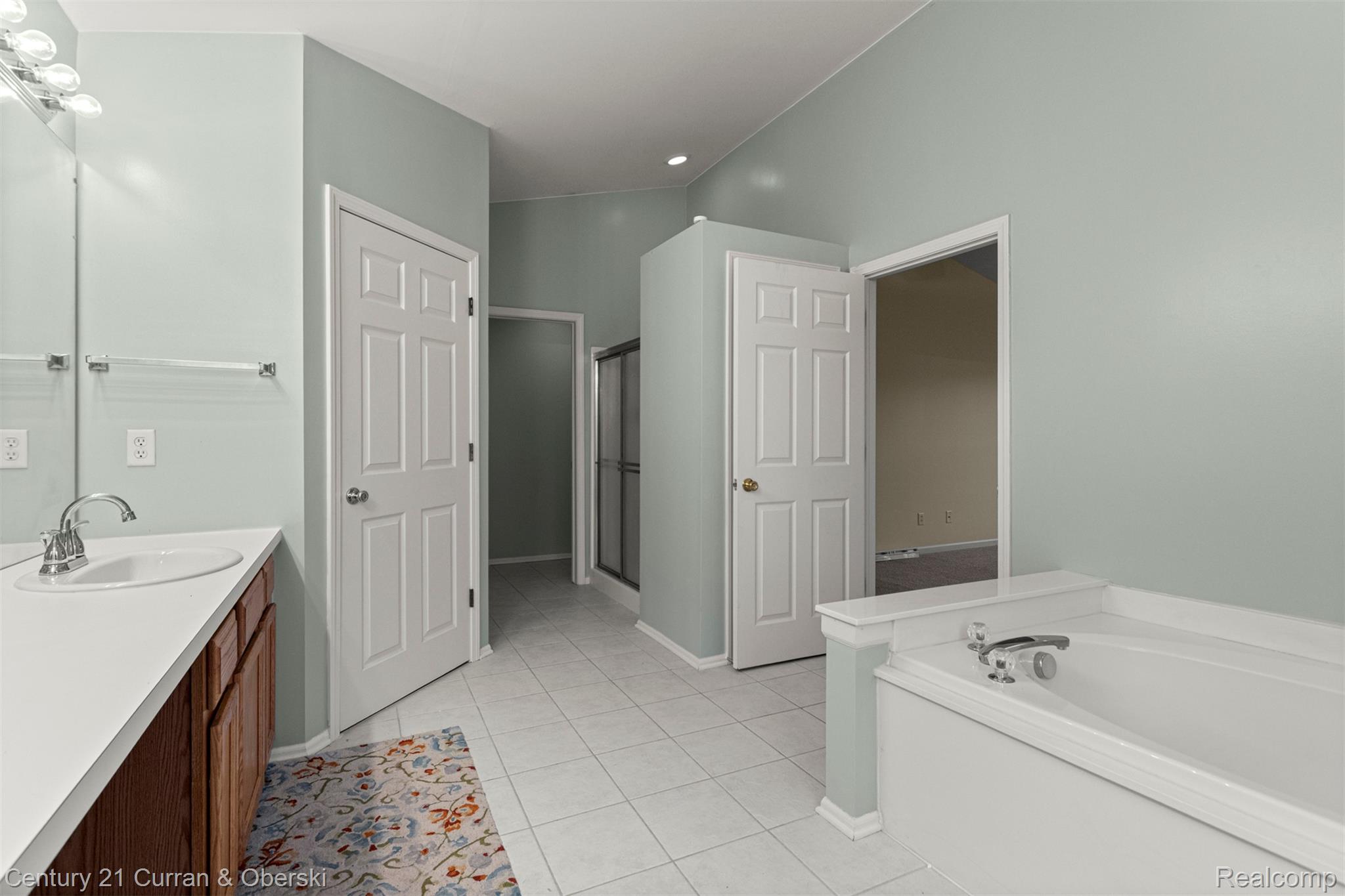 Canton Charter Township, Michigan, 48188, United States, 4 Bedrooms Bedrooms, ,3 BathroomsBathrooms,Residential,For Sale,2009300