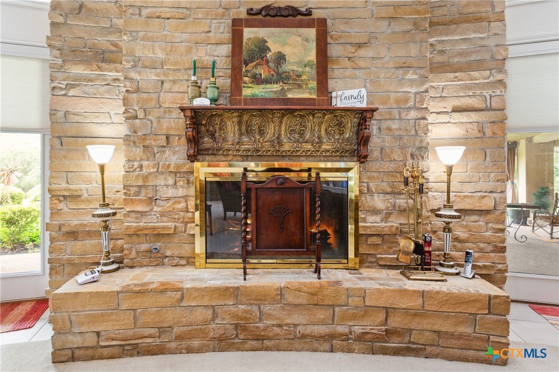 Salado, Texas, 76571, United States, 4 Bedrooms Bedrooms, ,7 BathroomsBathrooms,Residential,For Sale,1977249