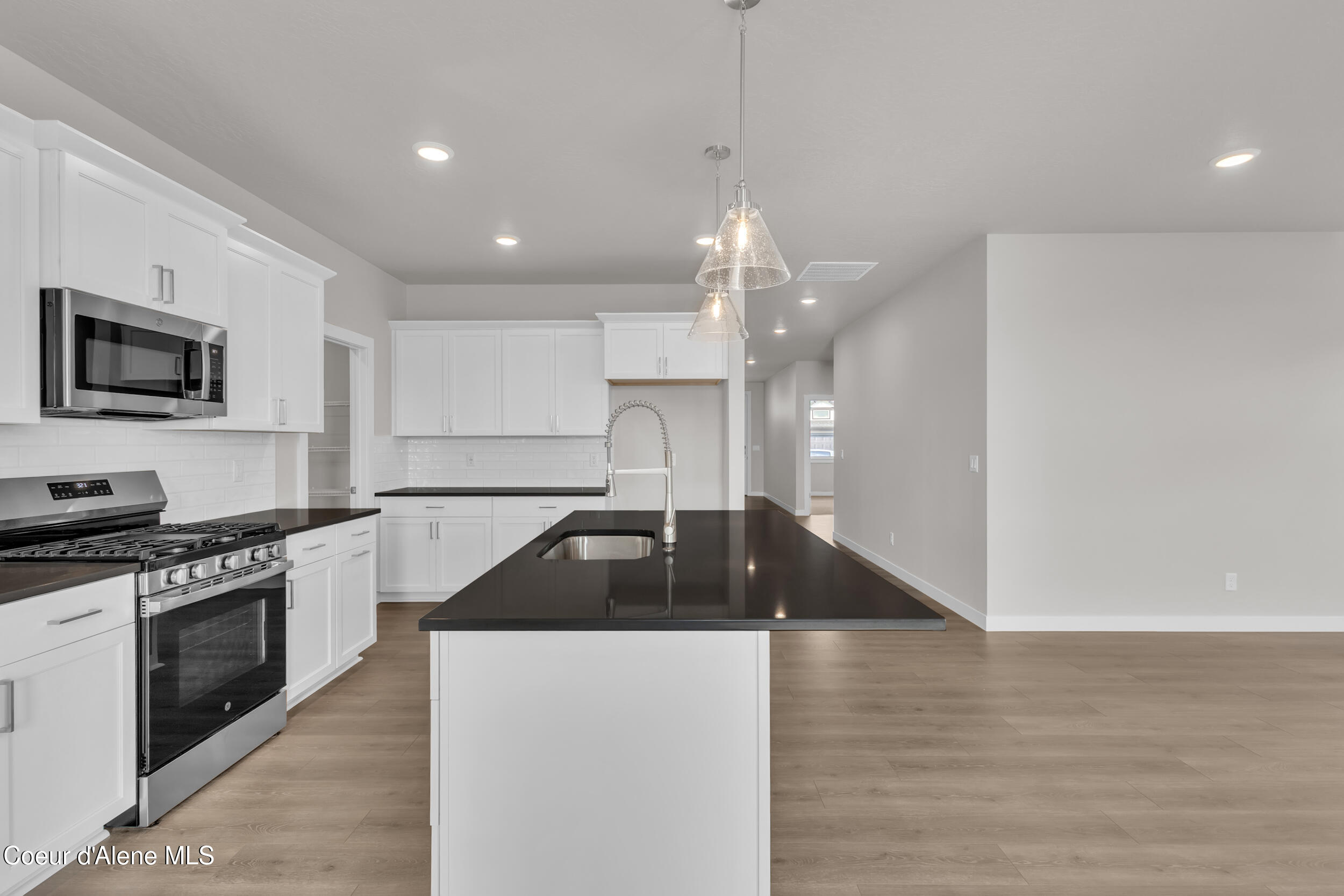 Coeur d'Alene, Idaho, 83815, United States, 4 Bedrooms Bedrooms, ,2 BathroomsBathrooms,Residential,For Sale,1975226