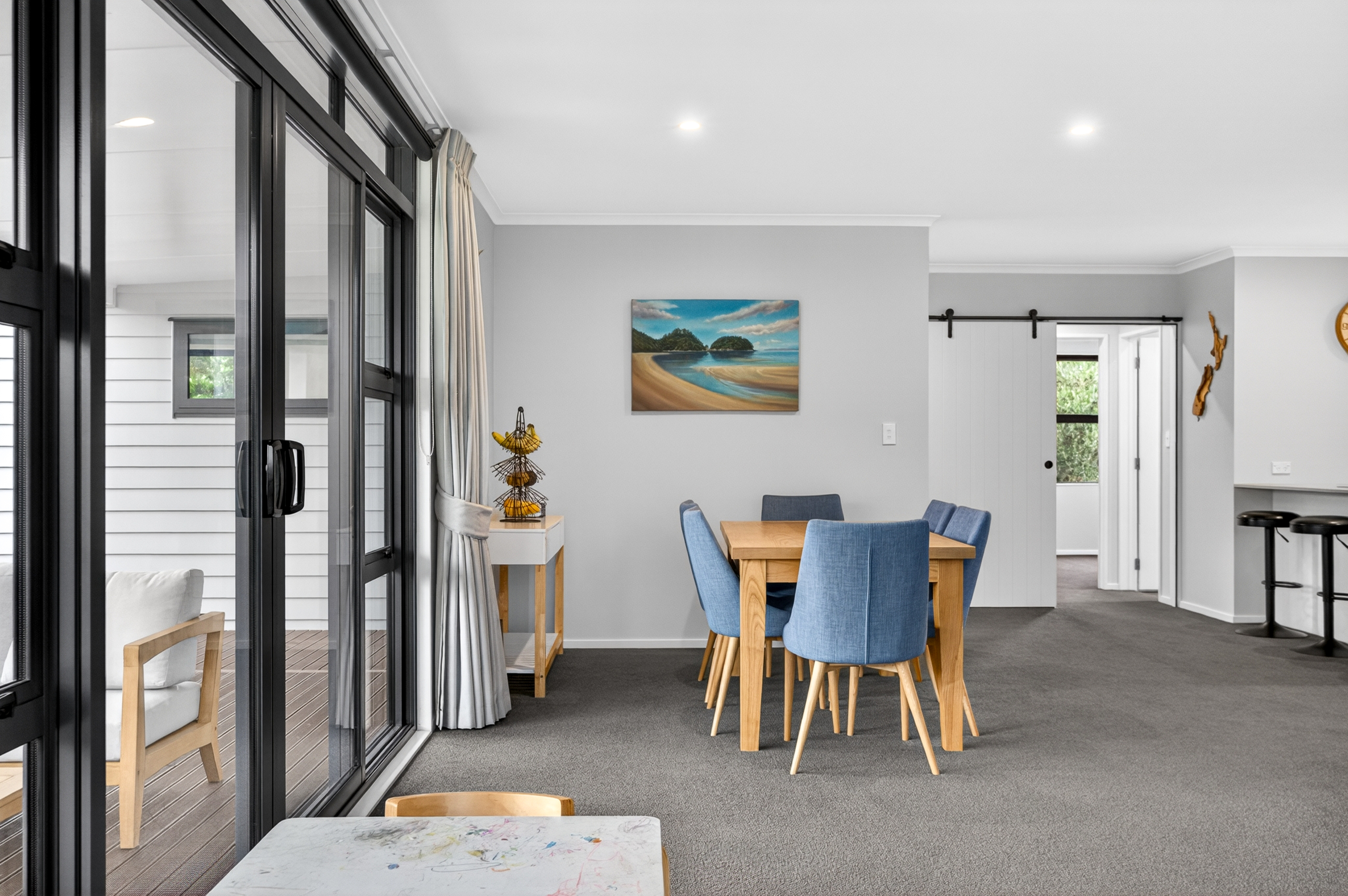  Bright, Modern Living with Private Appeal - 物件實景