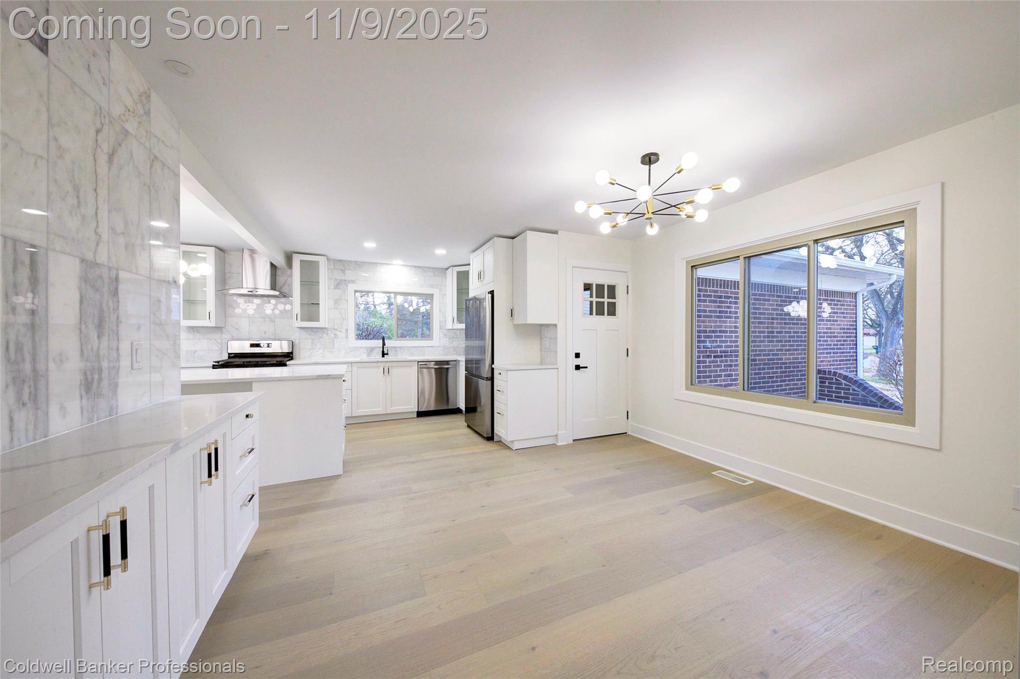 Troy, Michigan, 48085, United States, 4 Bedrooms Bedrooms, ,2 BathroomsBathrooms,Residential,For Sale,1989080