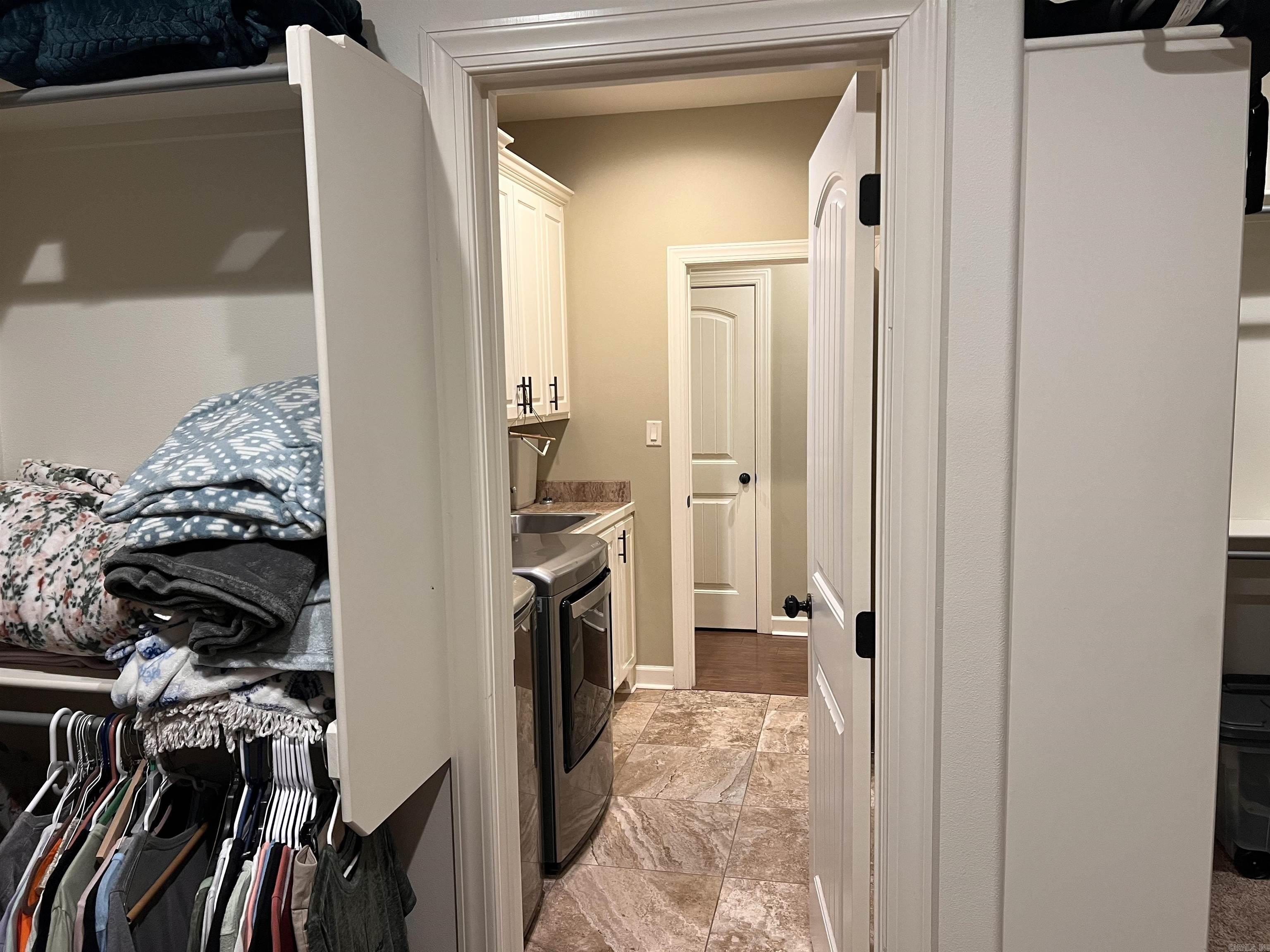 Hot Springs, Arkansas, 71913, United States, 3 Bedrooms Bedrooms, ,3 BathroomsBathrooms,Residential,For Sale,1976234