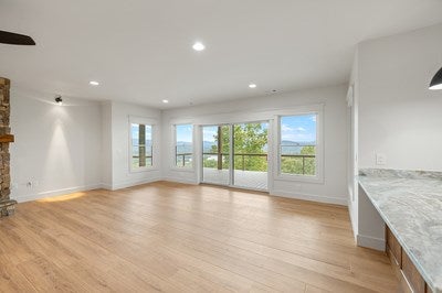 Blairsville, Georgia, 30512, United States, 4 Bedrooms Bedrooms, ,6 BathroomsBathrooms,Residential,For Sale,1940462