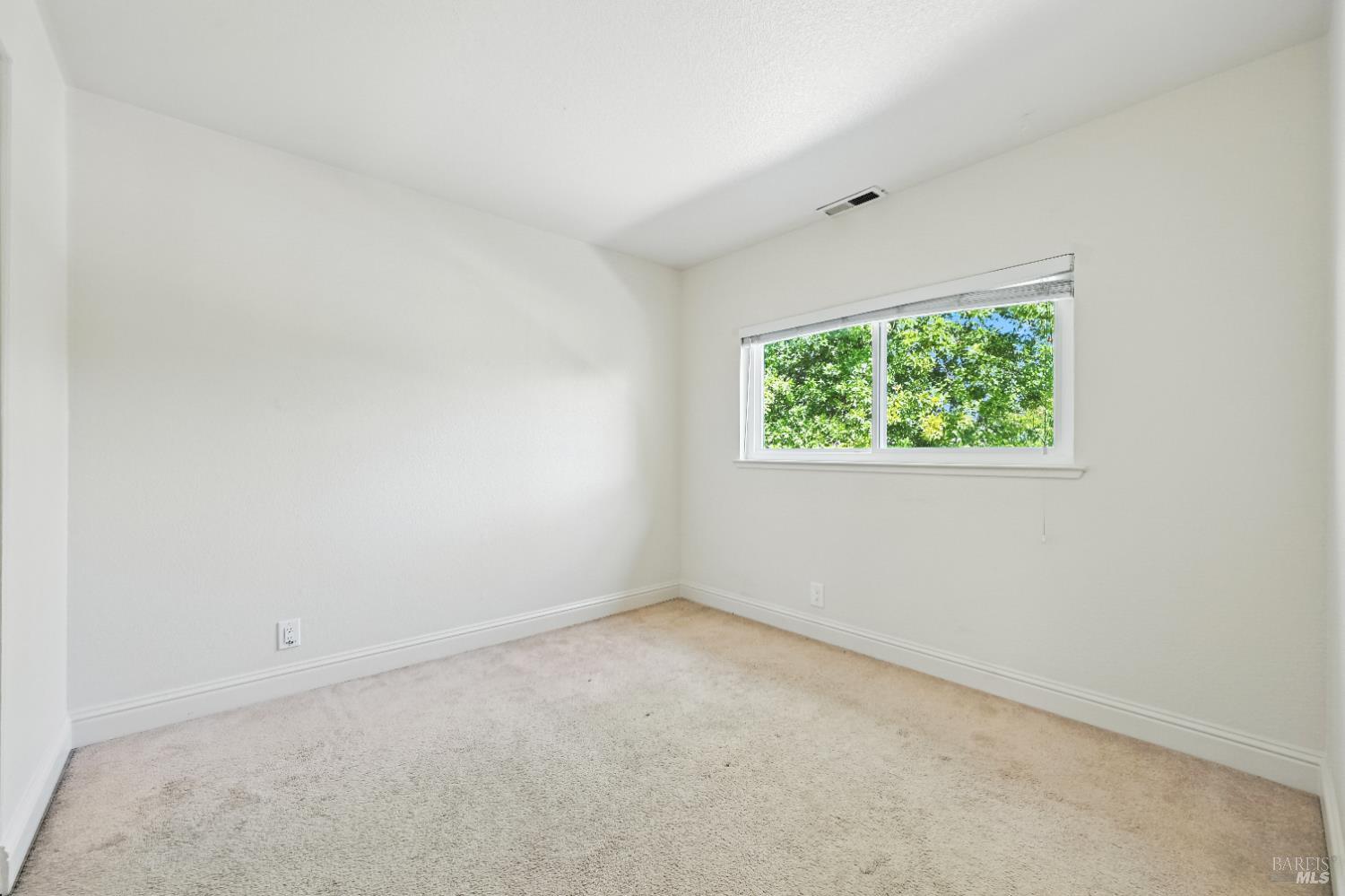 Windsor, California, 95492, United States, 4 Bedrooms Bedrooms, ,3 BathroomsBathrooms,Residential,For Sale,1926215