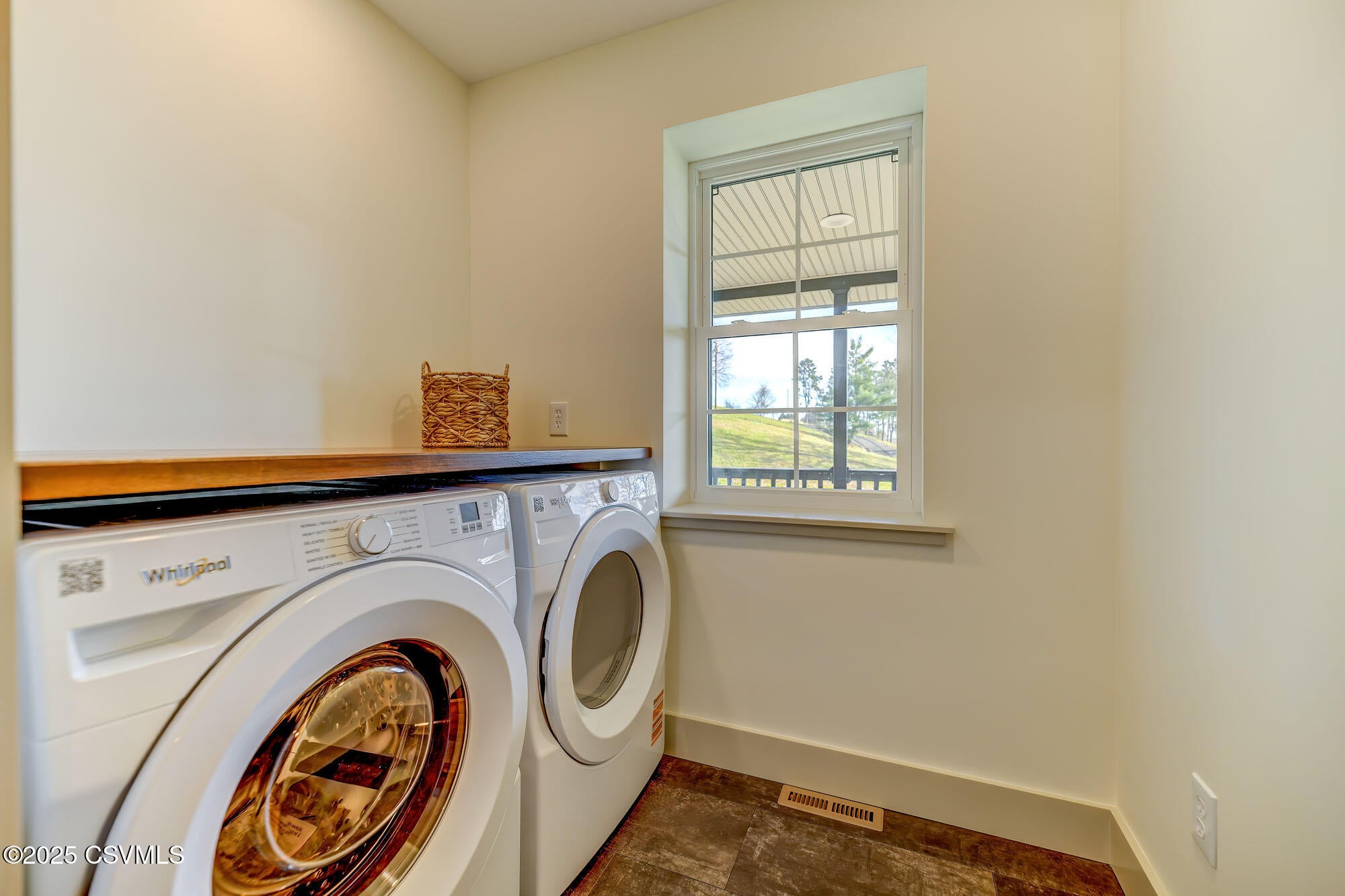 Berwick, Pennsylvania, 18603, United States, 4 Bedrooms Bedrooms, ,2 BathroomsBathrooms,Residential,For Sale,1993834