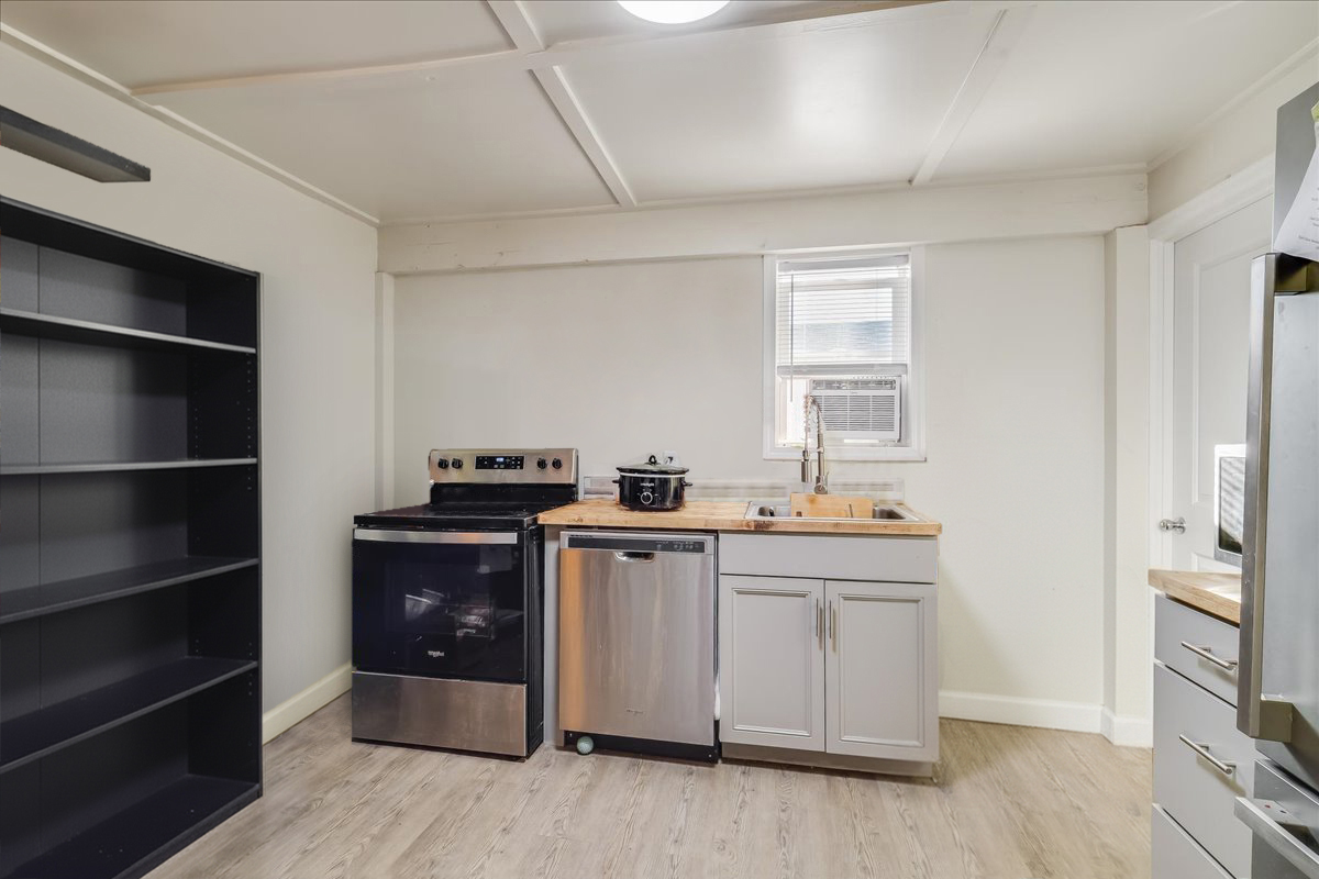 Cheyenne, Wyoming, 82001, United States, 4 Bedrooms Bedrooms, ,4 BathroomsBathrooms,Residential,For Sale,1978140