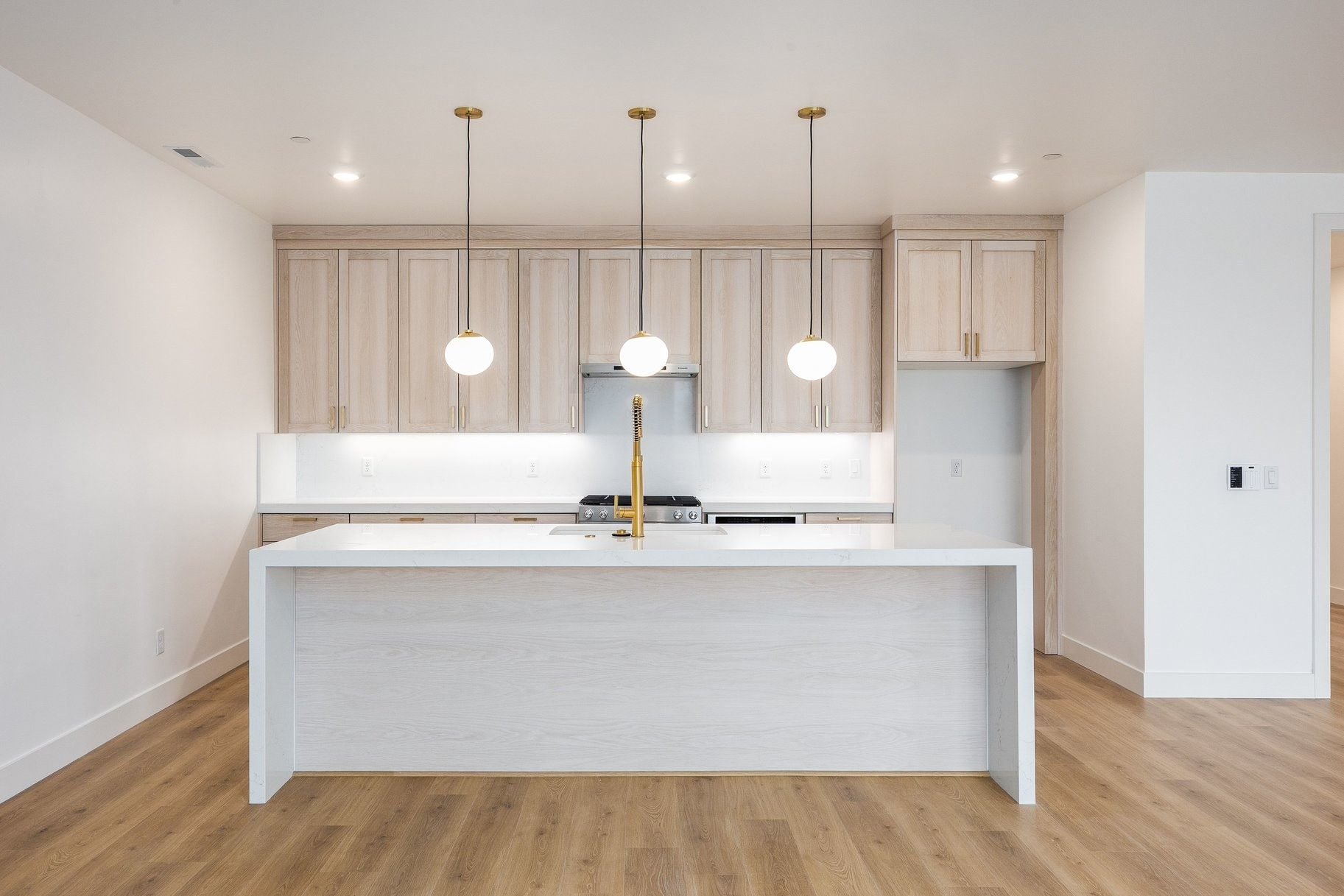  Effortless Luxury Condo Living In The Heart Of Holladay Village - 物件實景