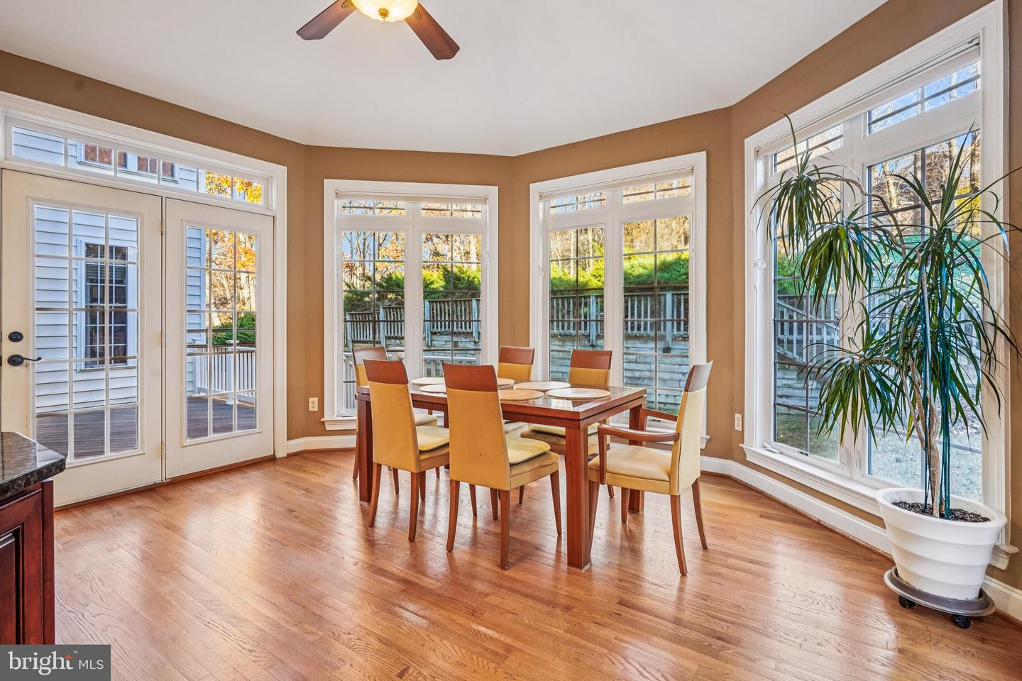 North Bethesda, Maryland, 20852, United States, 5 Bedrooms Bedrooms, ,5 BathroomsBathrooms,Residential,For Sale,1991971