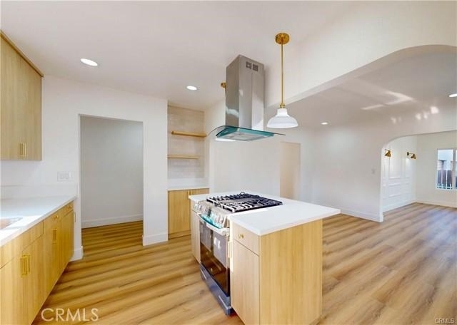 Los Angeles, California, 90018, United States, 3 Bedrooms Bedrooms, ,2 BathroomsBathrooms,Residential,For Sale,1986110