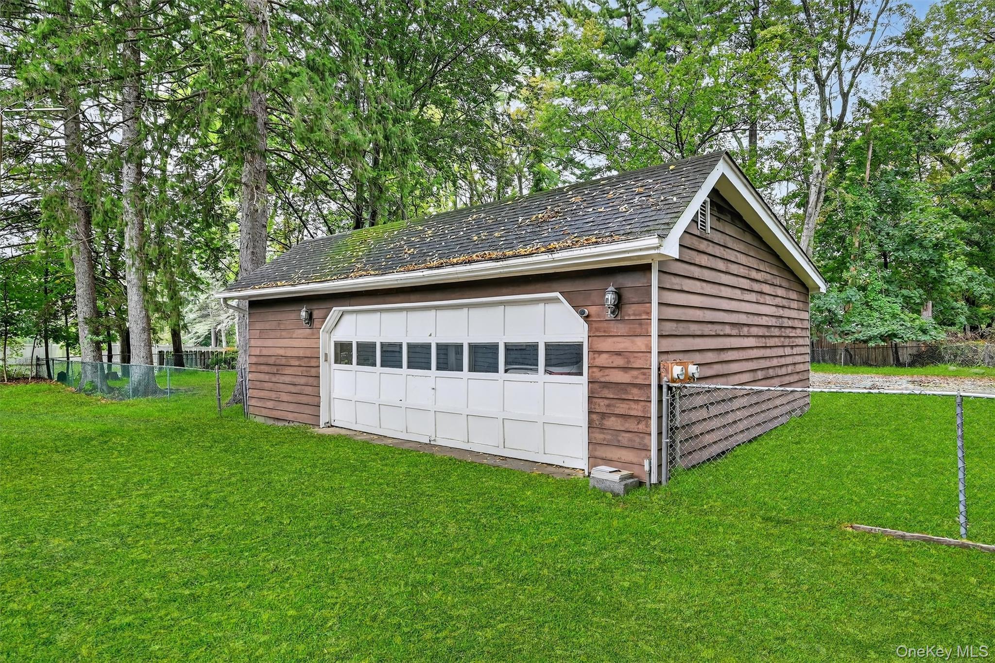 Monsey, New York, 10952, United States, 5 Bedrooms Bedrooms, ,4 BathroomsBathrooms,Residential,For Sale,1981172