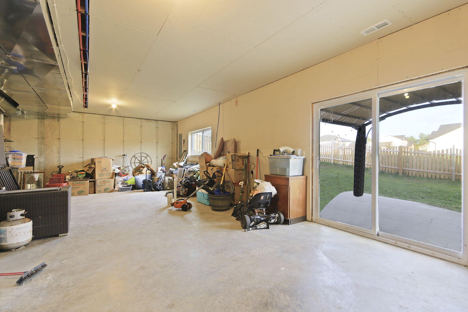 ASHLAND, Missouri, 65010, United States, 4 Bedrooms Bedrooms, ,3 BathroomsBathrooms,Residential,For Sale,1981891