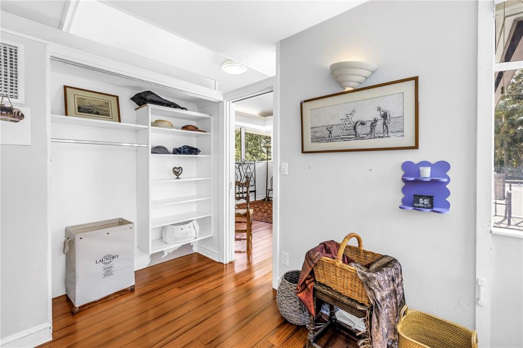 St Petersburg, Florida, 33704, United States, 4 Bedrooms Bedrooms, ,4 BathroomsBathrooms,Residential,For Sale,1991901