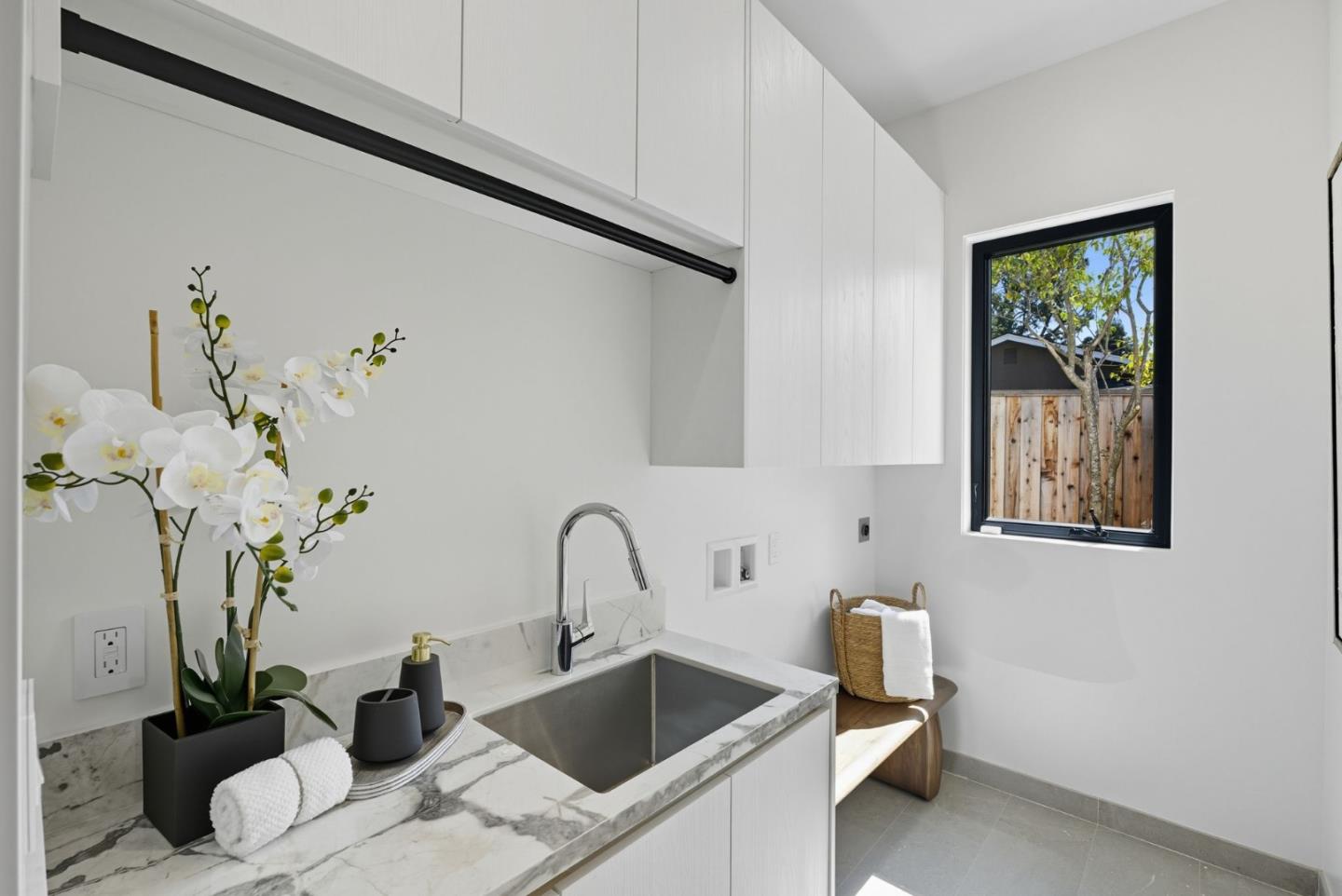 Menlo Park, California, 94025, United States, 6 Bedrooms Bedrooms, ,7 BathroomsBathrooms,Residential,For Sale,1947482