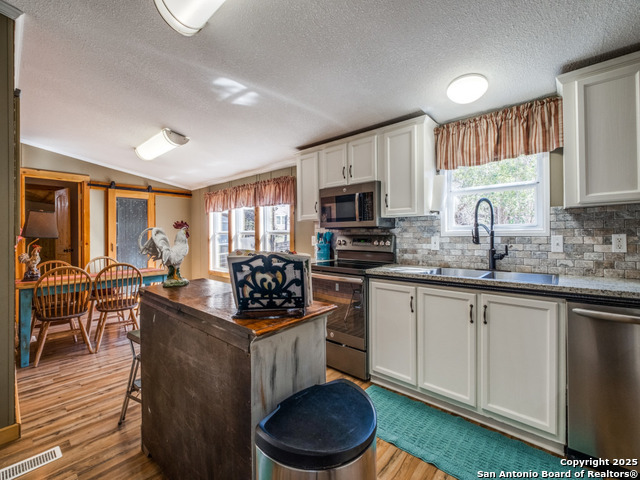 Bandera, Texas, 78003, United States, 4 Bedrooms Bedrooms, ,2 BathroomsBathrooms,Residential,For Sale,1932426