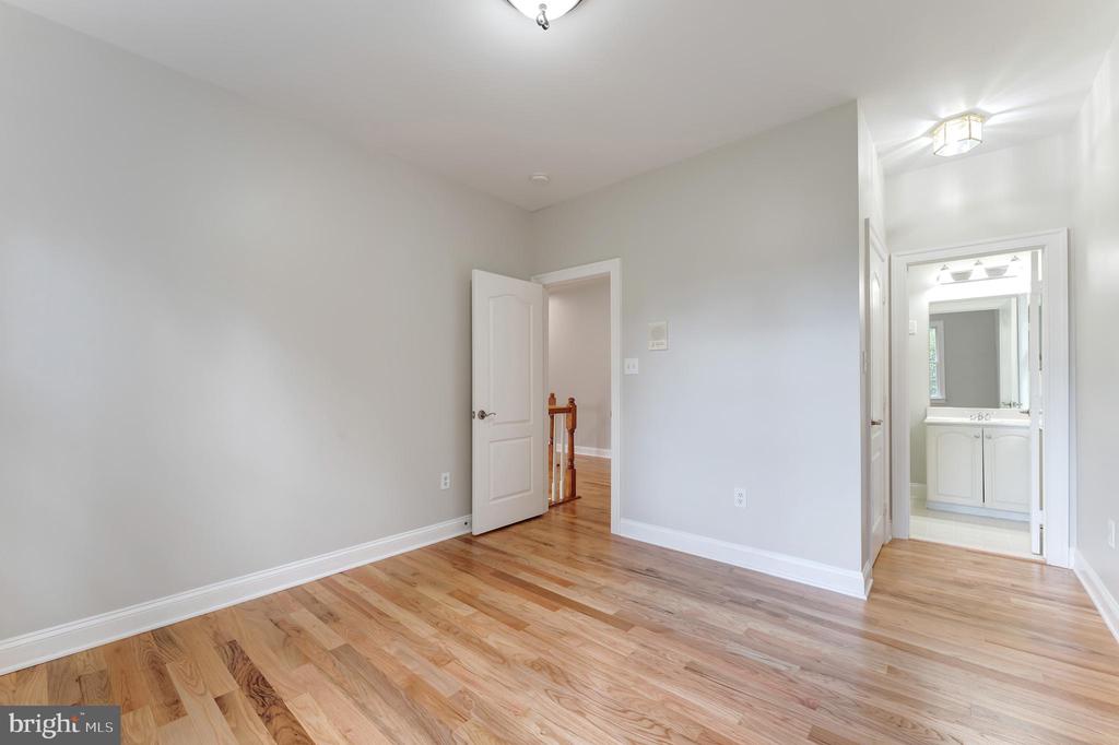 Fairfax, Virginia, 22033, United States, 6 Bedrooms Bedrooms, ,6 BathroomsBathrooms,Residential,For Sale,1973786