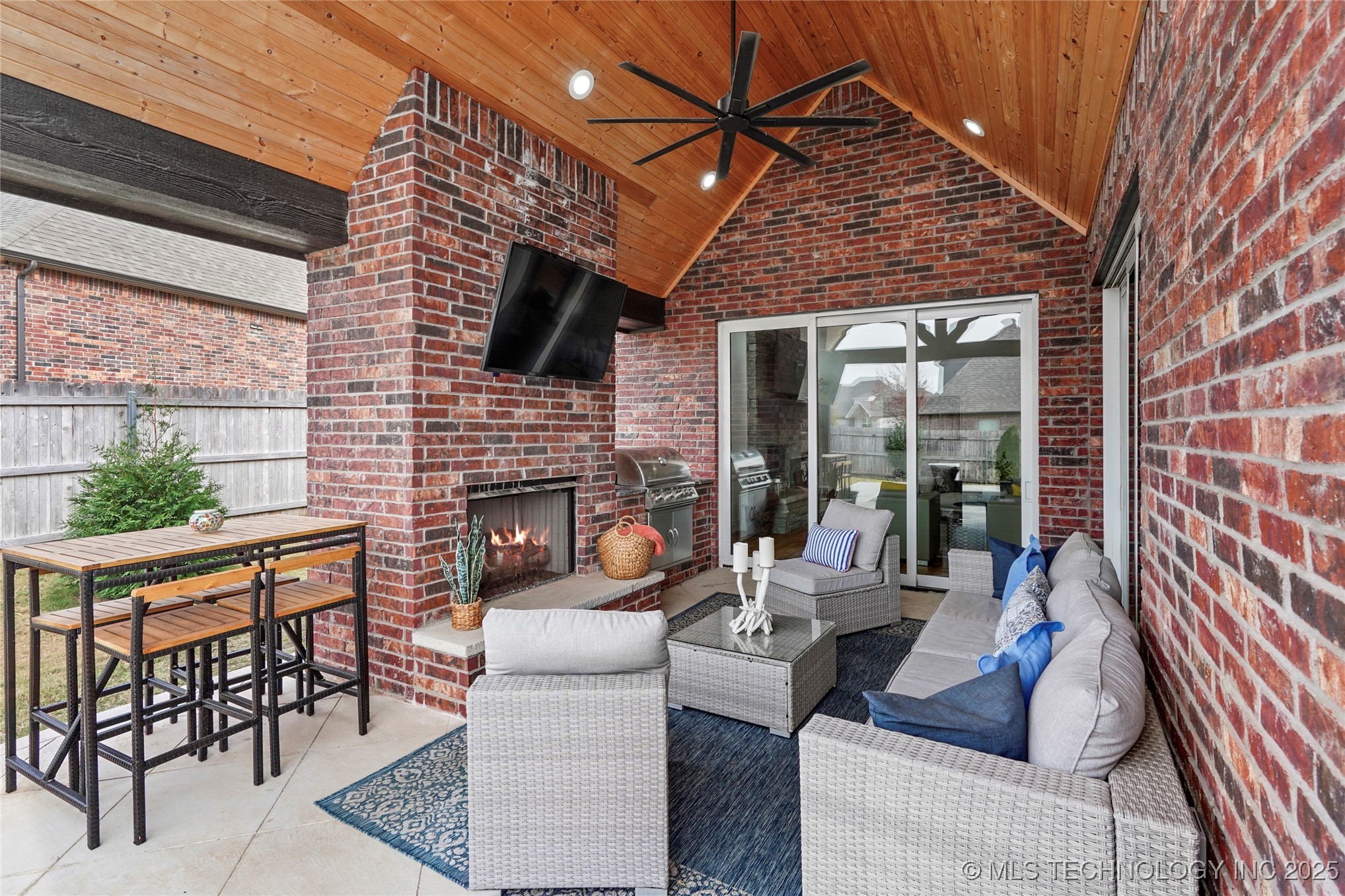 Broken Arrow, Oklahoma, 74014, United States, 3 Bedrooms Bedrooms, ,4 BathroomsBathrooms,Residential,For Sale,1997377