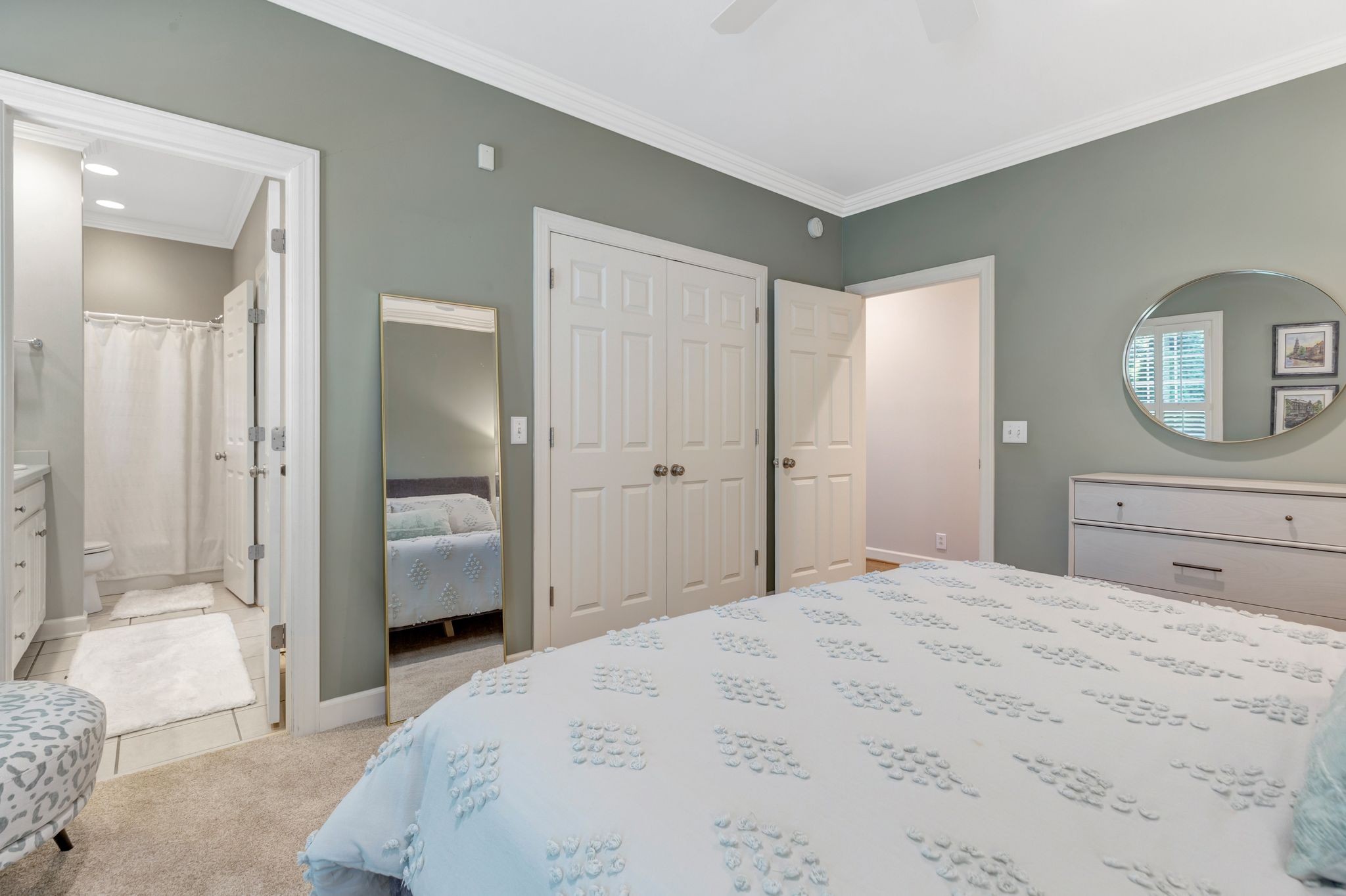 Murfreesboro, Tennessee, 37130, United States, 4 Bedrooms Bedrooms, ,4 BathroomsBathrooms,Residential,For Sale,1925116