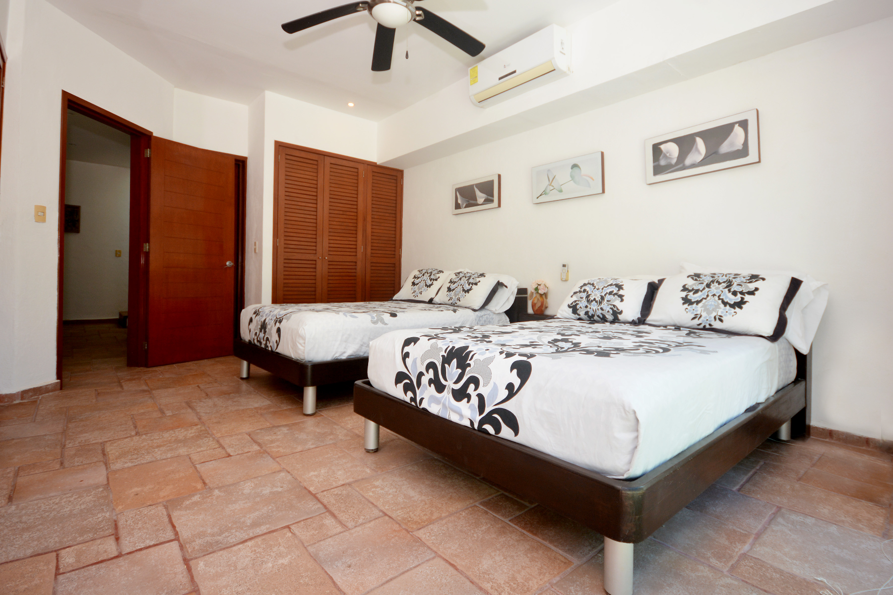  DUPLEX 6 BEDROOM HOME NEAR THE BEACH - 物件實景