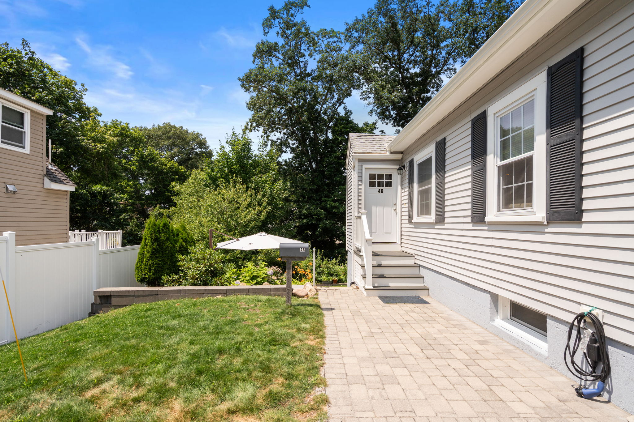  46 Macarthur Road, Stoneham, MA, 02180 - 物件實景