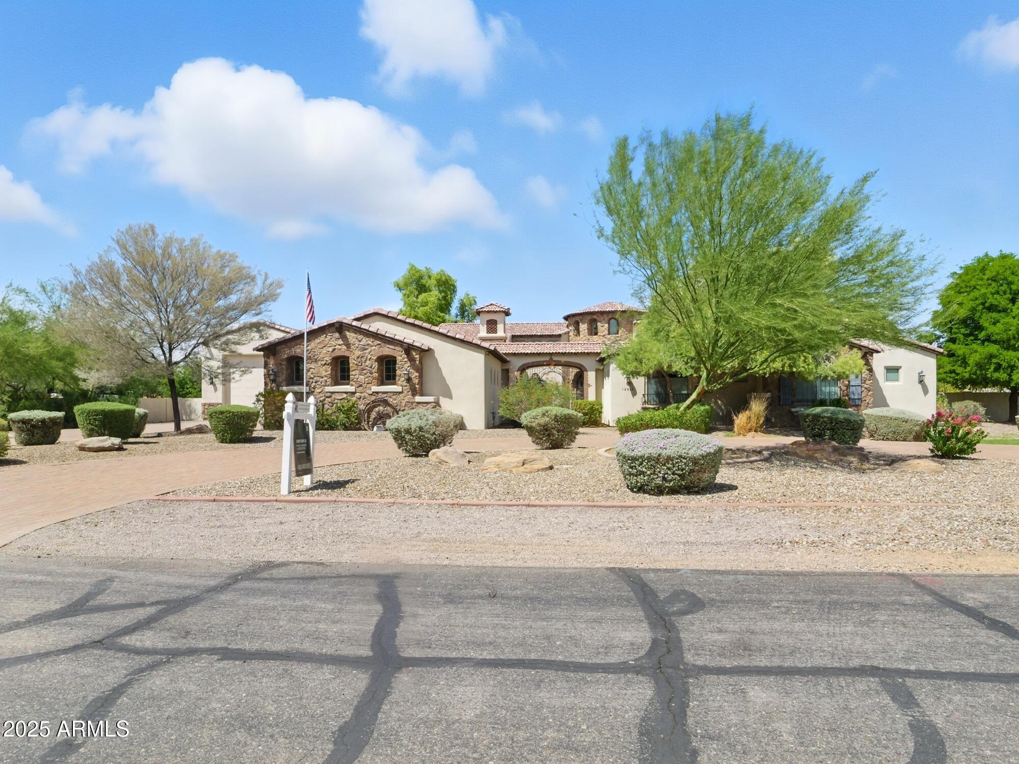 Chandler, Arizona, 85249, United States, 7 Bedrooms Bedrooms, ,8 BathroomsBathrooms,Residential,For Sale,1986072