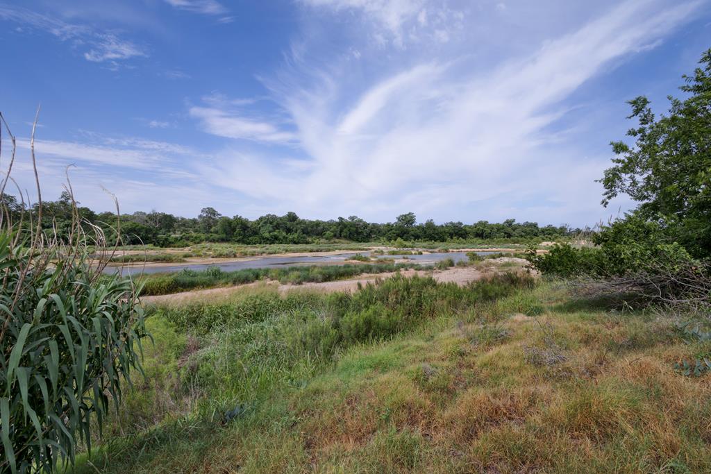 Llano, Texas, 78643, United States, 3 Bedrooms Bedrooms, ,2 BathroomsBathrooms,Residential,For Sale,1869749