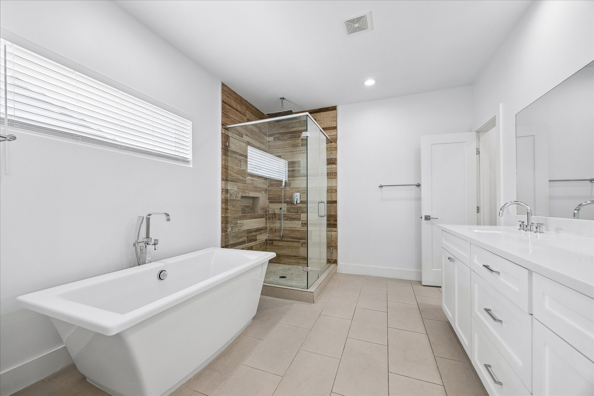  7702 Jacquelyn Oaks Road - 物件實景