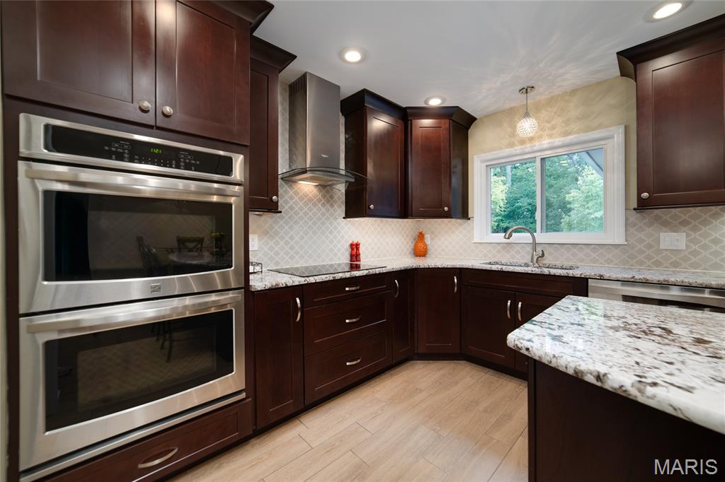 Chesterfield, Missouri, 63017, United States, 4 Bedrooms Bedrooms, ,3 BathroomsBathrooms,Residential,For Sale,1966337