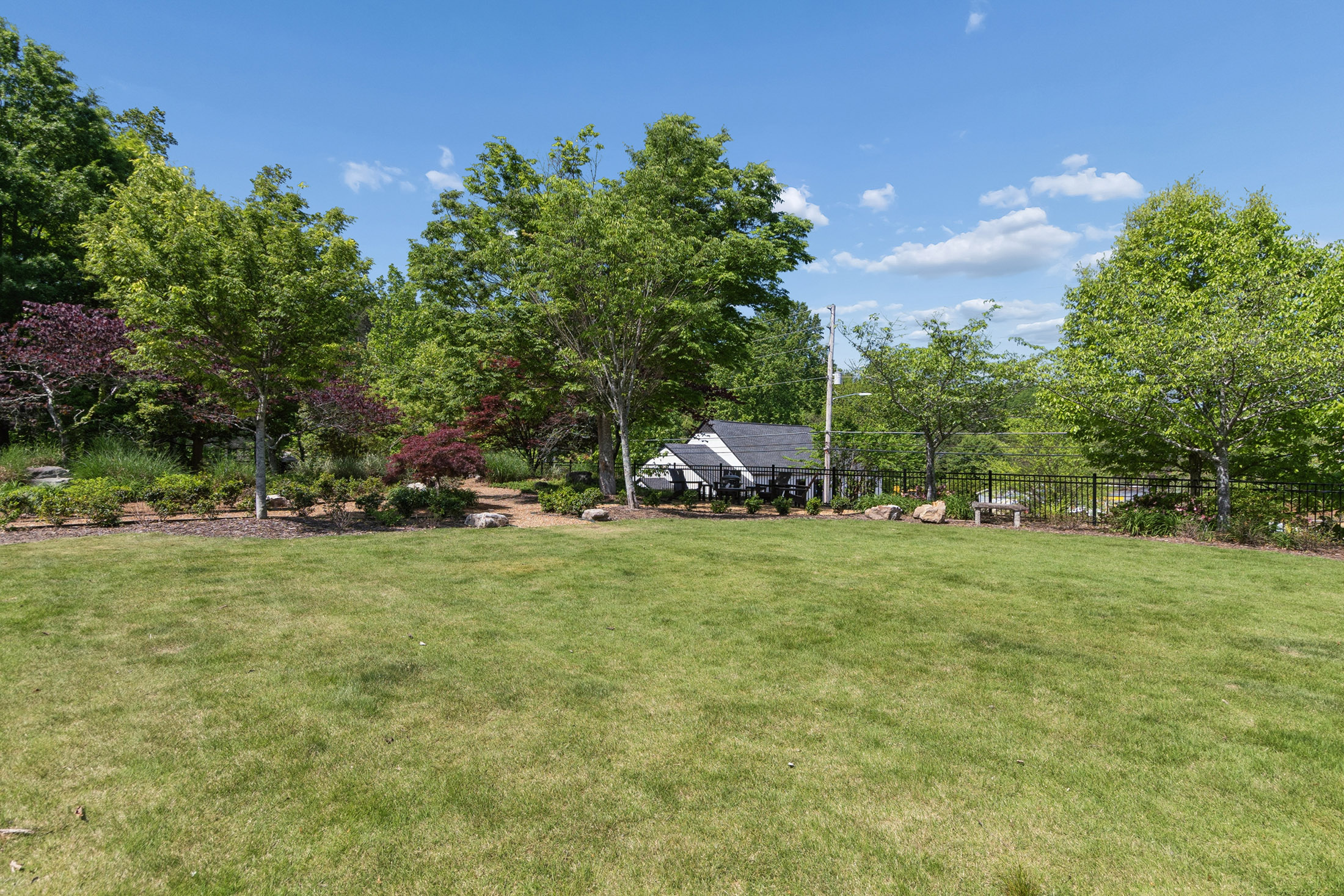  Charming Cape Cod Cottage Style Townhome - 物件實景