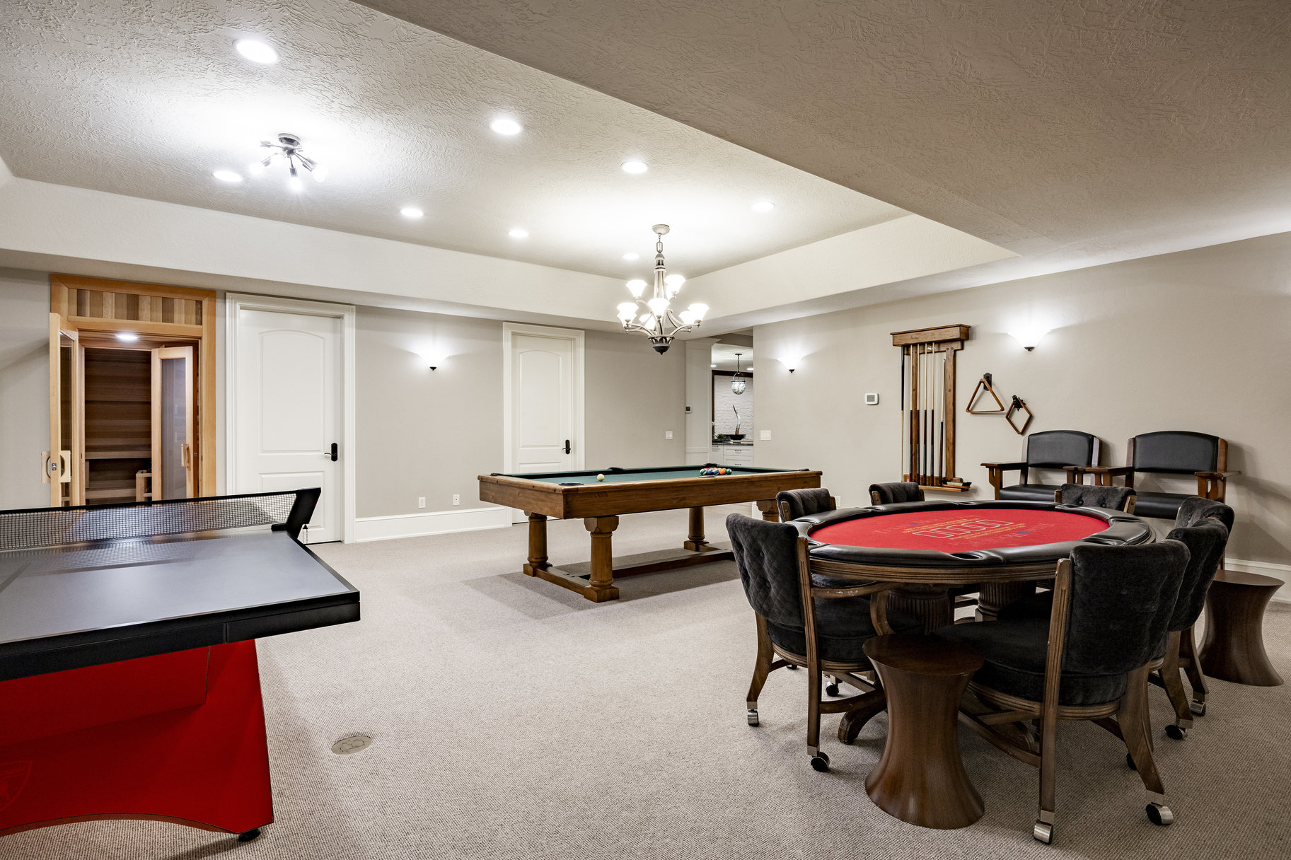  Gated West Jordan 2 Story Estate with 10 Car Garage and Swimming Pool - 物件實景