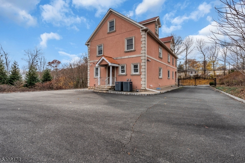 Jefferson Twp., New Jersey, 07849, United States, 3 Bedrooms Bedrooms, ,3 BathroomsBathrooms,Residential,For Sale,1995932