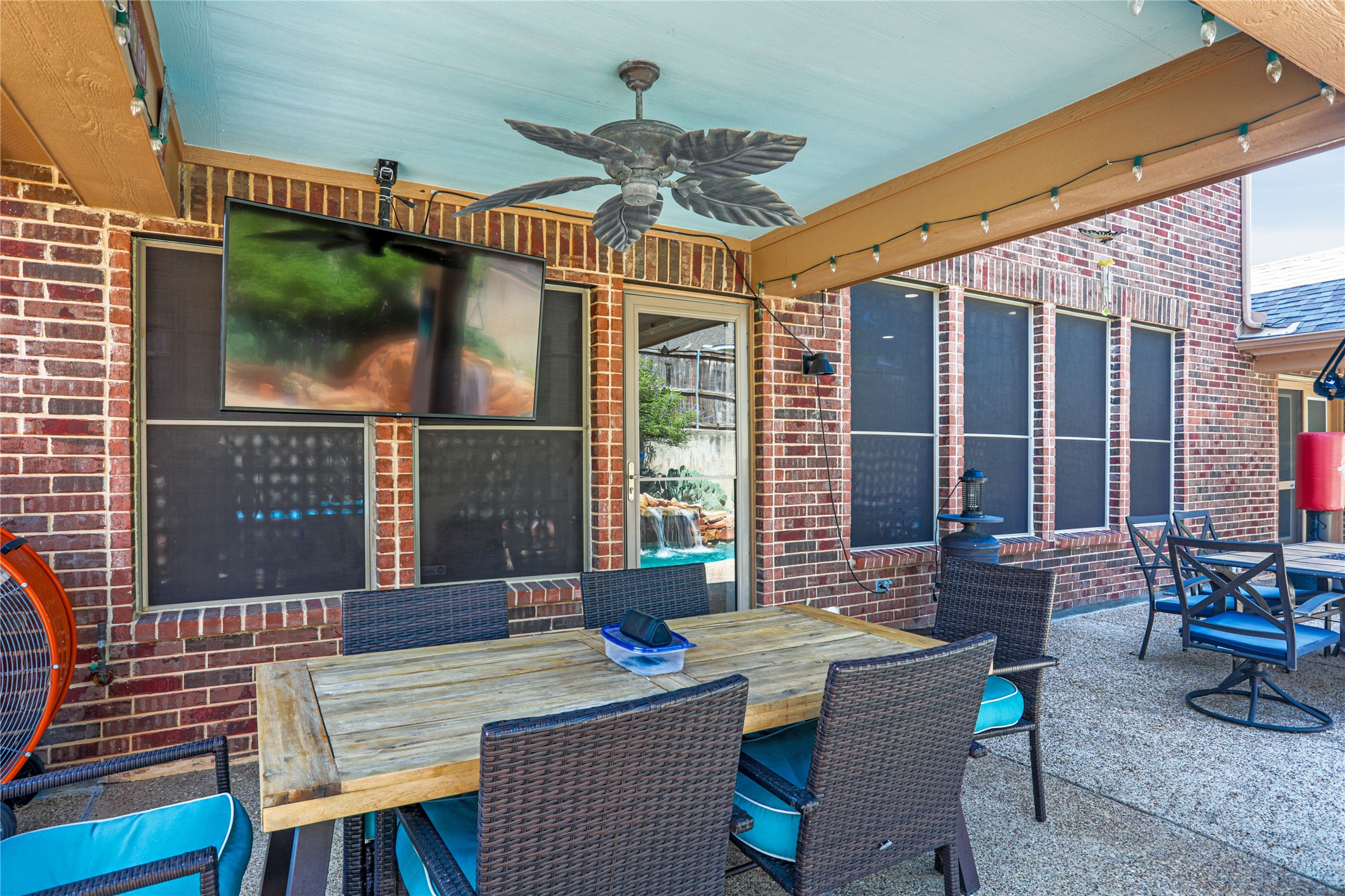 North Richland Hills, Texas, 76180, United States, 5 Bedrooms Bedrooms, ,4 BathroomsBathrooms,Residential,For Sale,1946878
