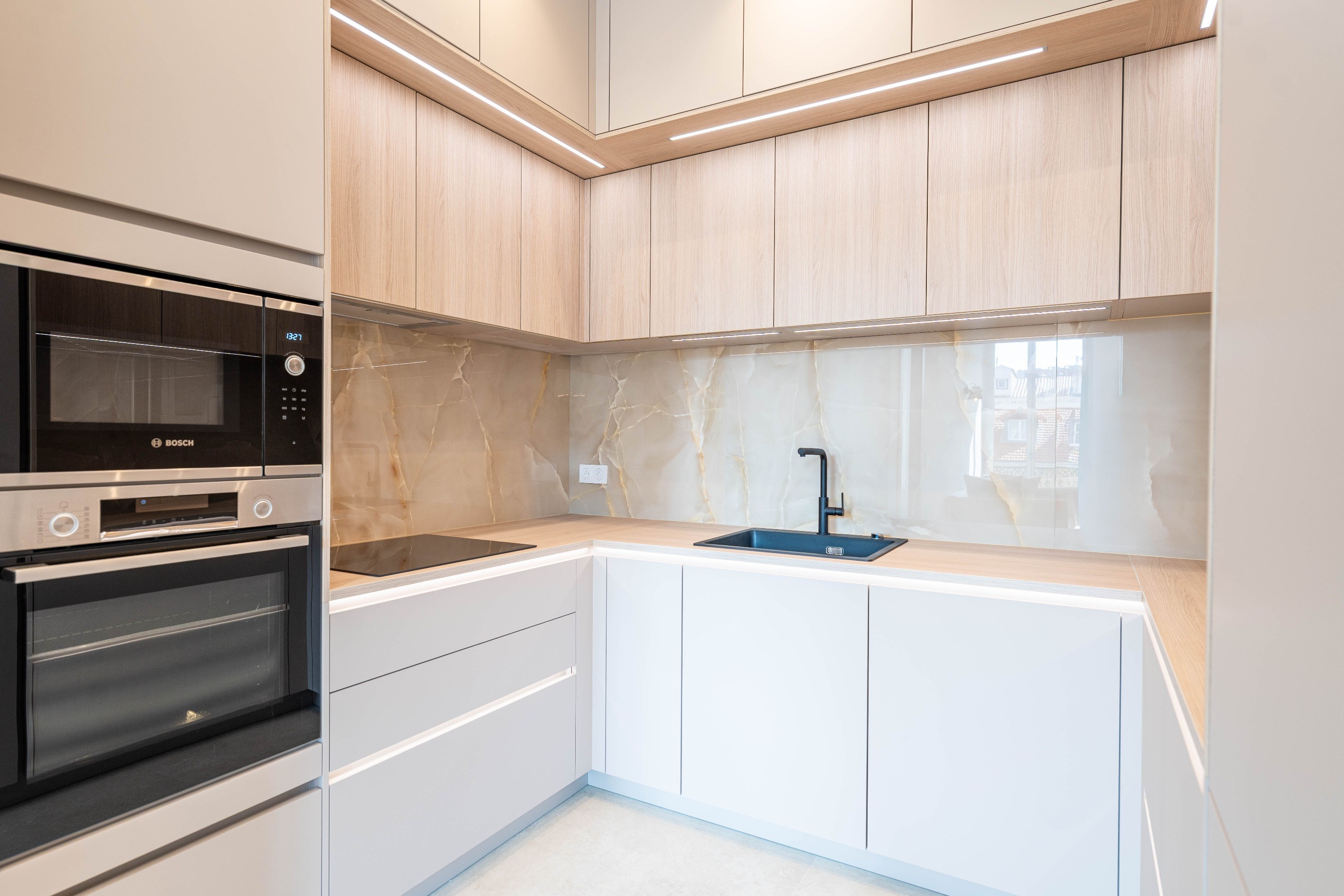  Top-floor renovated apartment with balcony, 3 bedrooms, rue Hoche Cannes city c… - 物件實景