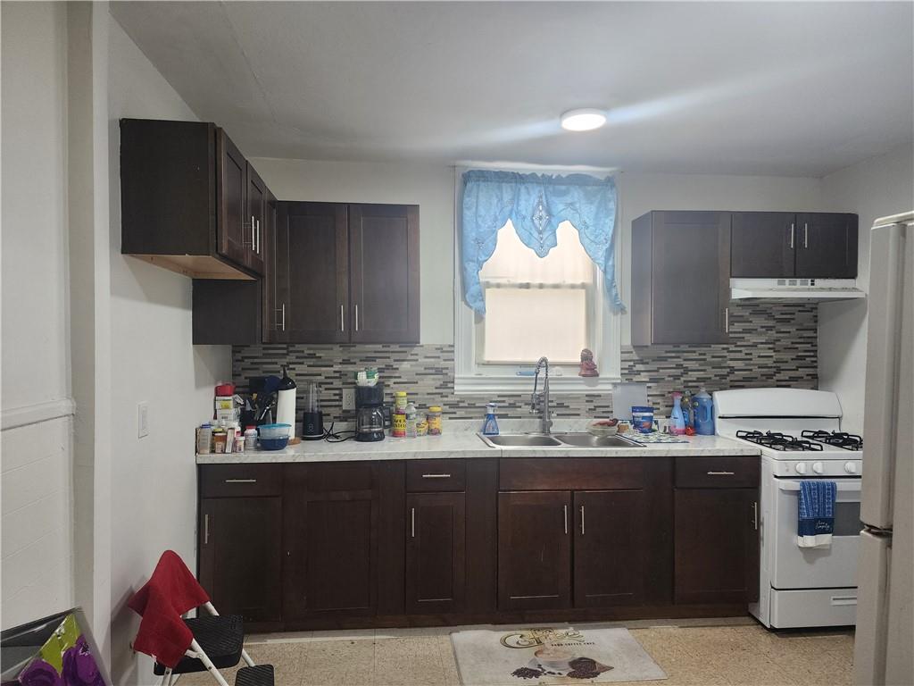 Providence, Rhode Island, 02907, United States, 9 Bedrooms Bedrooms, ,5 BathroomsBathrooms,Residential,For Sale,1930553