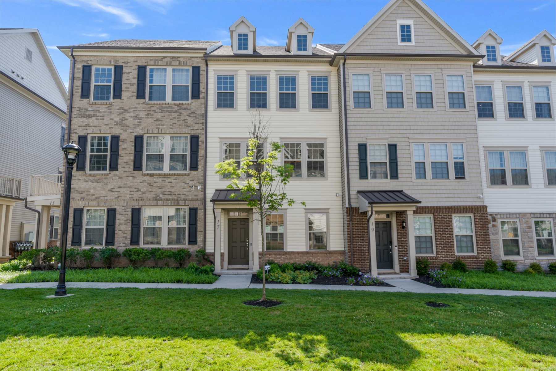  ?Livingston Squire? Townhome Features Flexible Floor Plan - 物件實景