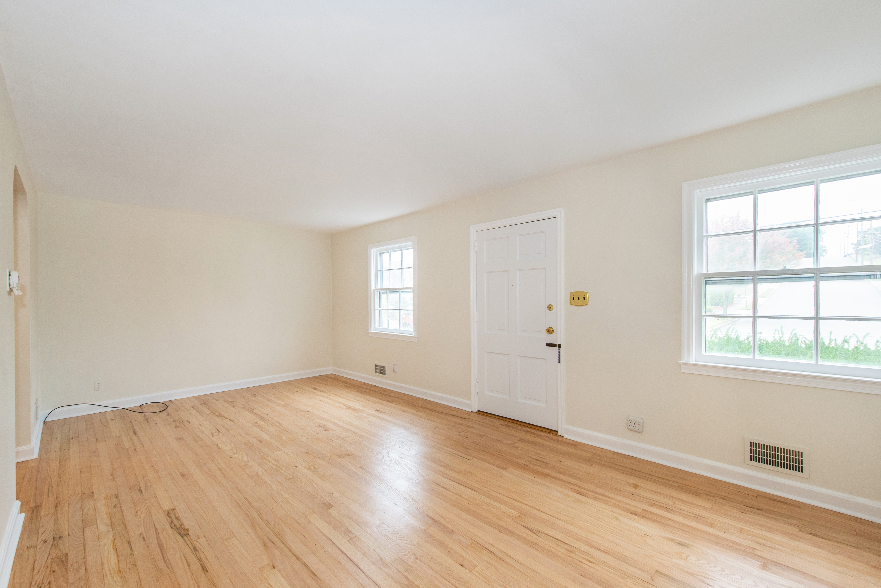 Nutley, New Jersey, 07110, United States, 3 Bedrooms Bedrooms, ,2 BathroomsBathrooms,Residential,For Sale,1977150