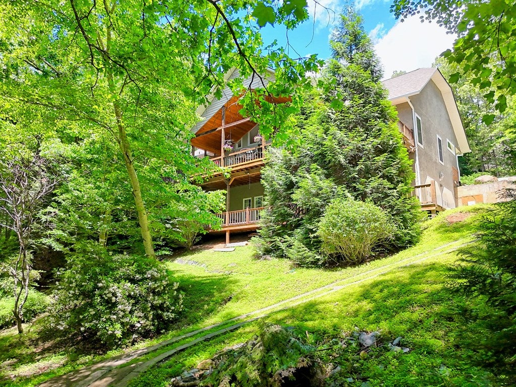 Blairsville, Georgia, 30512, United States, 4 Bedrooms Bedrooms, ,3 BathroomsBathrooms,Residential,For Sale,1827320