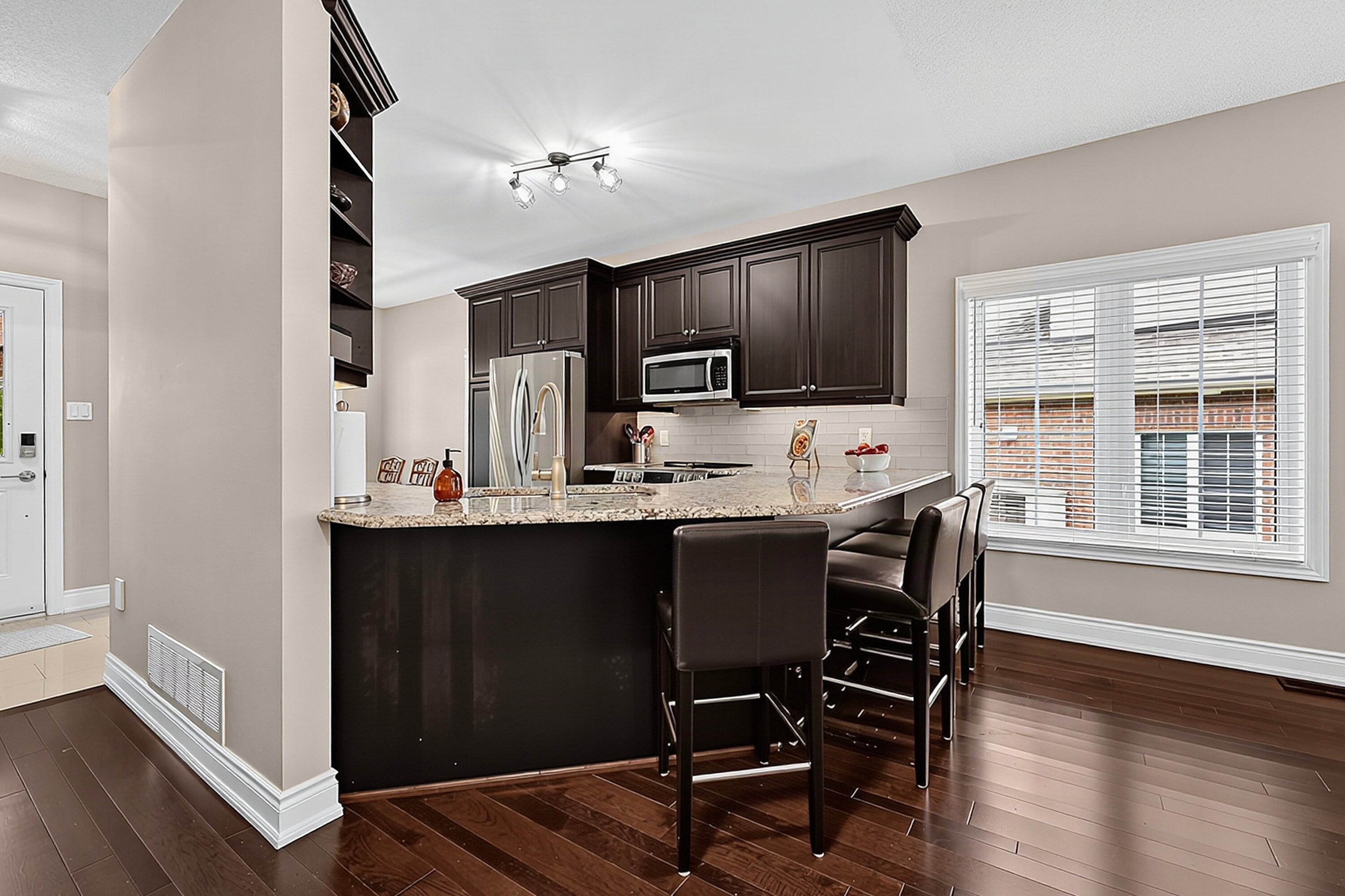  Thoughtfully Designed Townhome - 物件實景