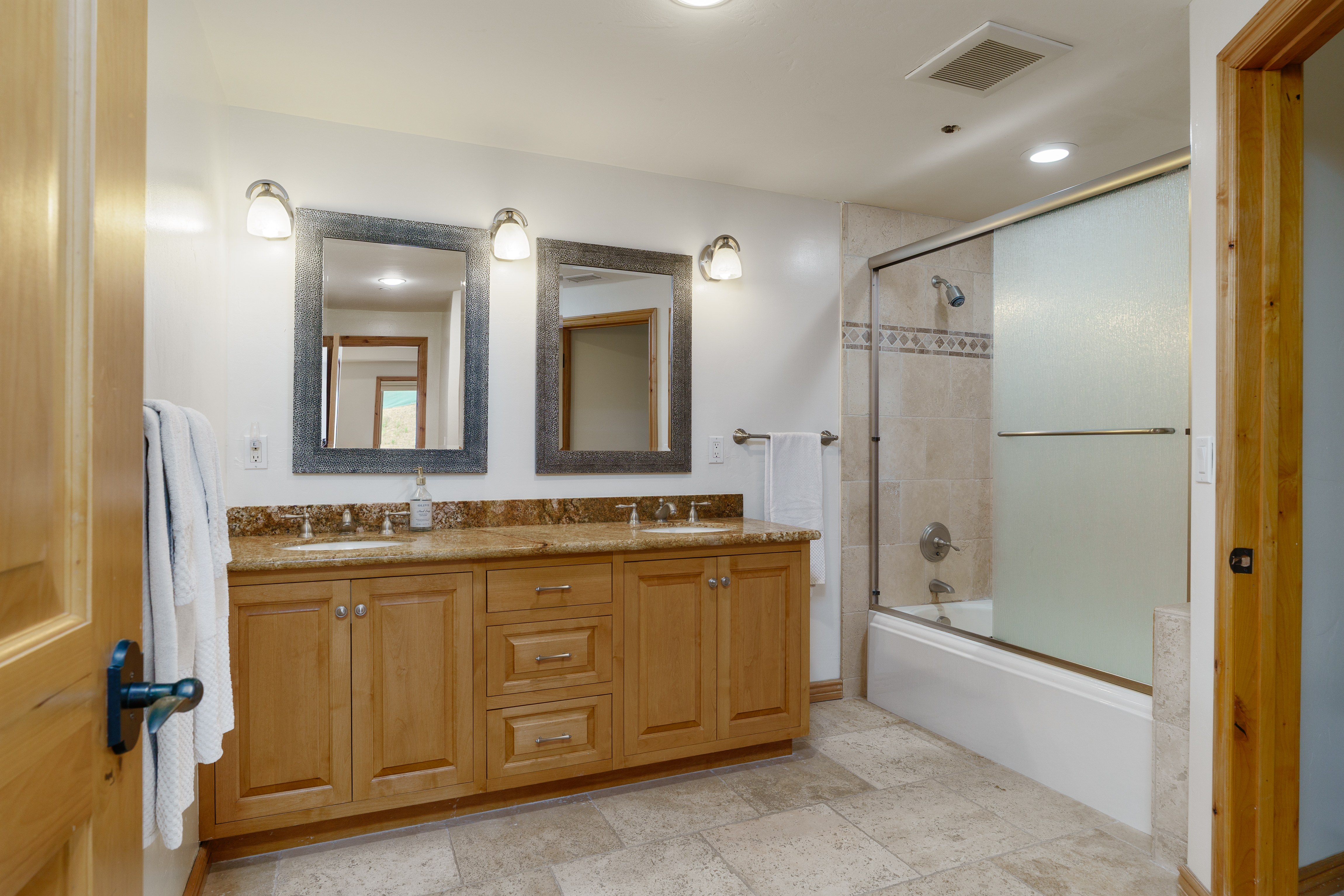  300 North Kalorama Street, Ventura, CA 93001 - 物件實景