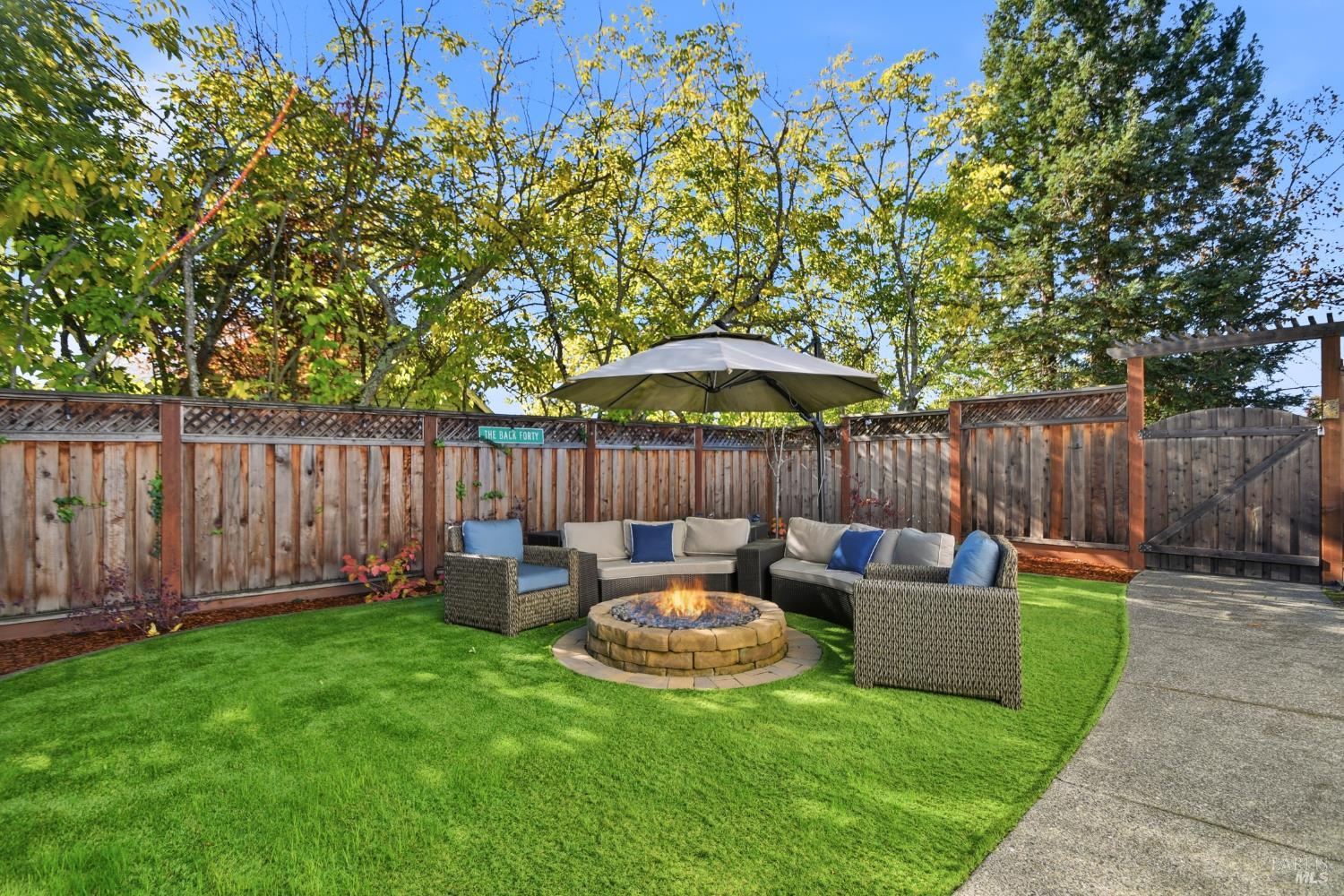 Santa Rosa, California, 95409, United States, 4 Bedrooms Bedrooms, ,3 BathroomsBathrooms,Residential,For Sale,1996103