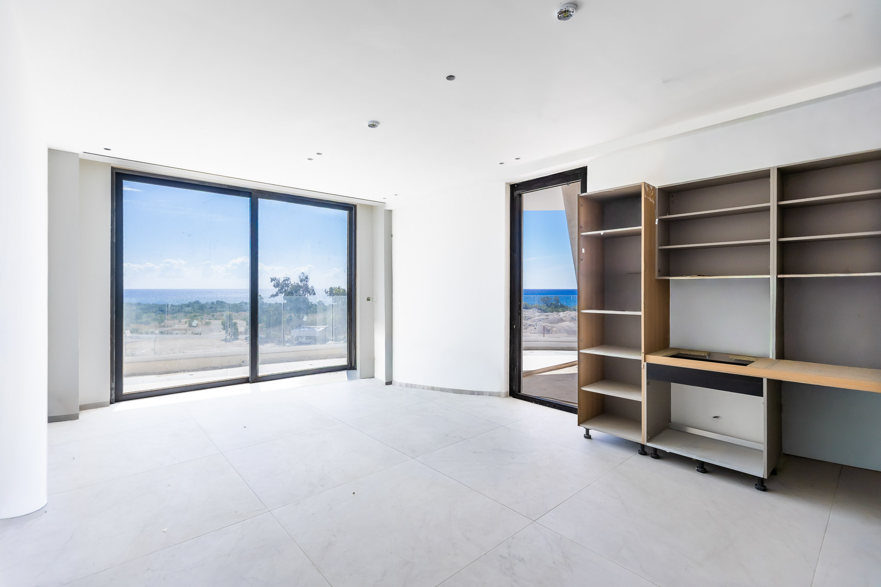  Philippe Starck Designed Two-Bedroom Apartment in Pyrgos, Limassol - 物件實景
