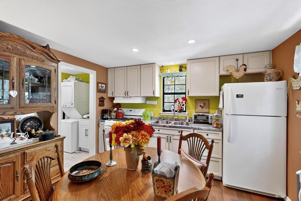 Sunset, Texas, 76270, United States, 4 Bedrooms Bedrooms, ,4 BathroomsBathrooms,Residential,For Sale,1974104