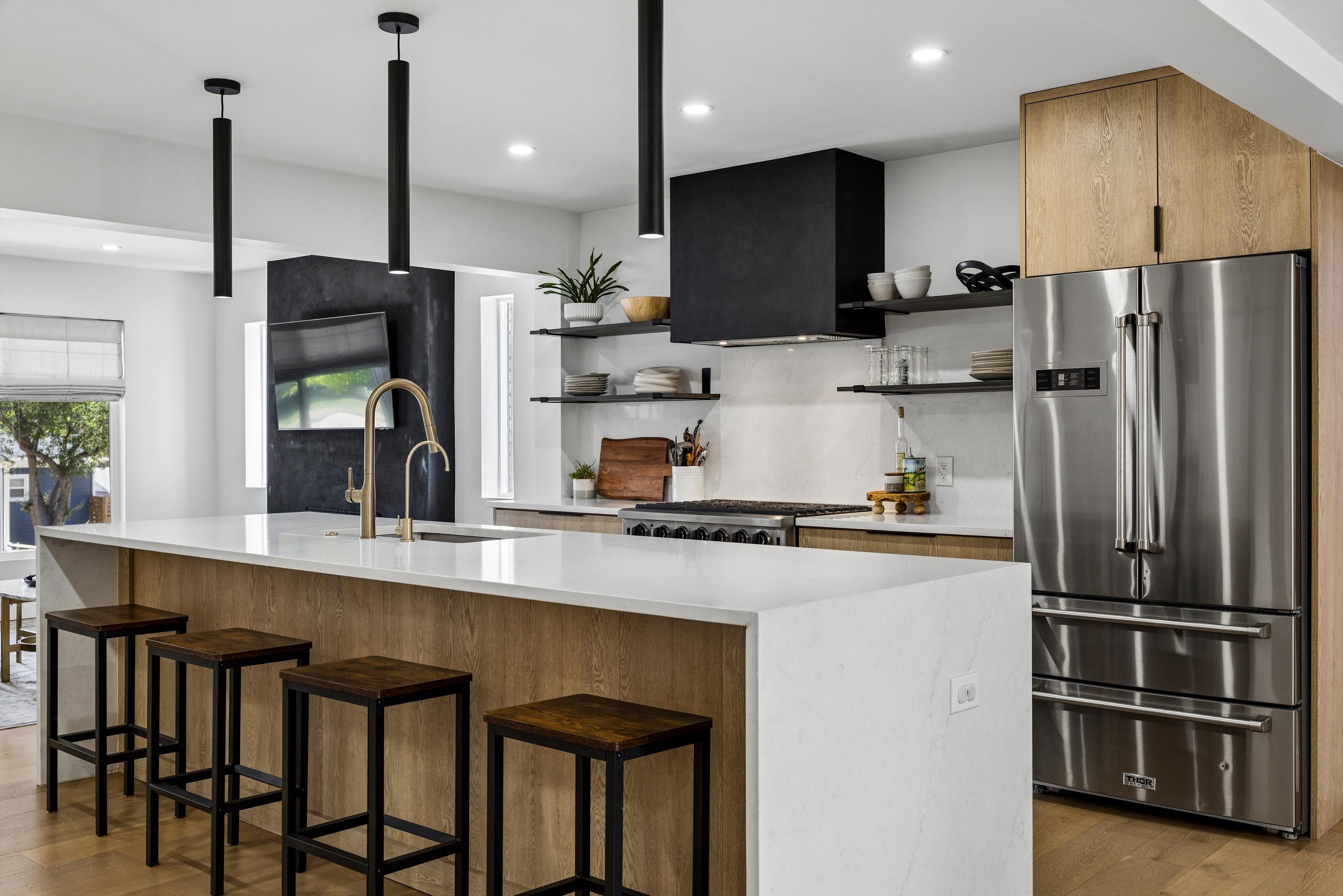  Beautifully renovated-perfect blend of modern functionality, thoughtful design - 物件實景