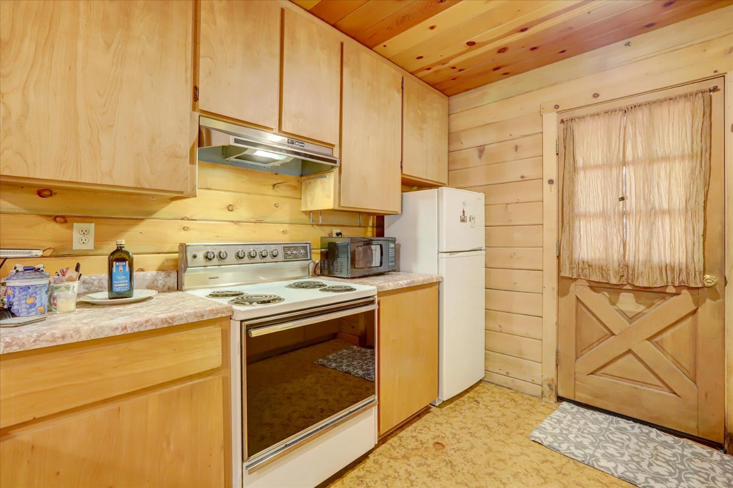 Nevada City, California, 95959, United States, 3 Bedrooms Bedrooms, ,4 BathroomsBathrooms,Residential,For Sale,1974828