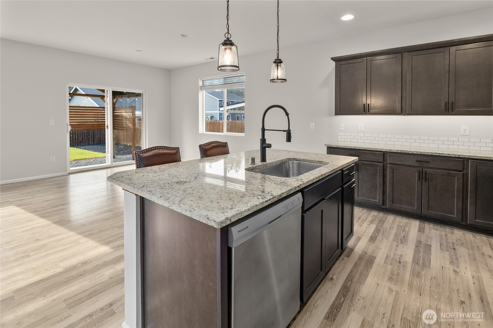 Cle Elum, Washington, 98922, United States, 3 Bedrooms Bedrooms, ,1 BathroomBathrooms,Residential,For Sale,1935300